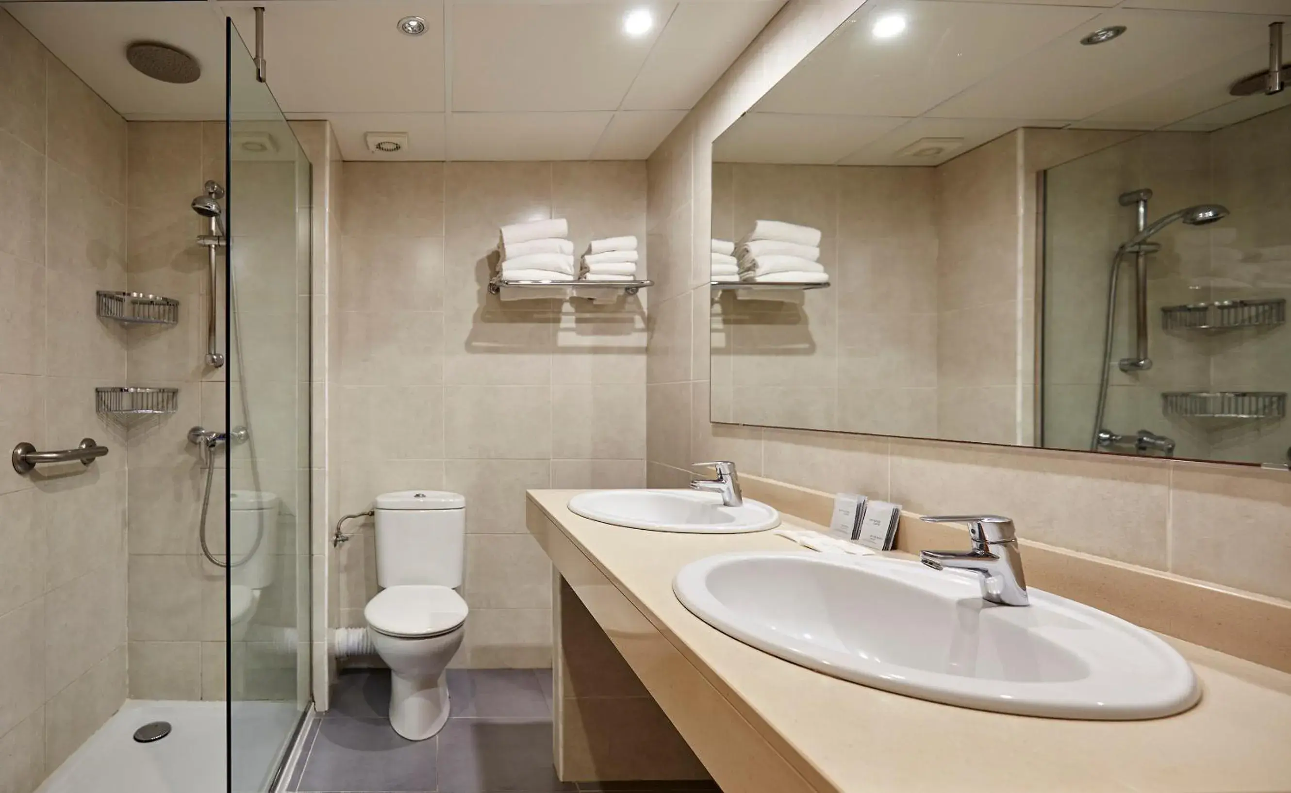 Quadruple Room in Hotel Samba Quadruple Room in Hotel Samba