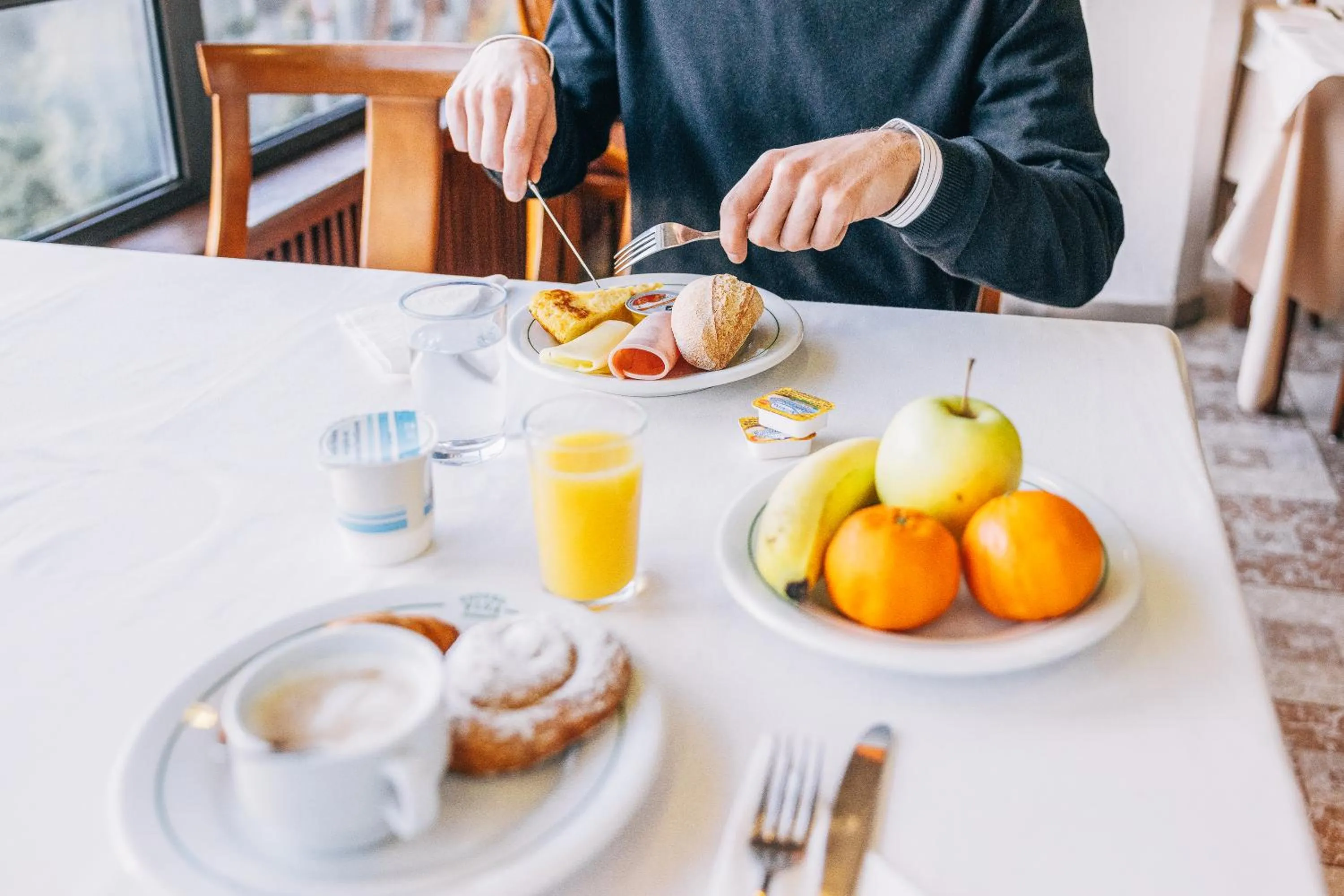 Restaurant/places to eat in Can Fisa Hotel & Apartments