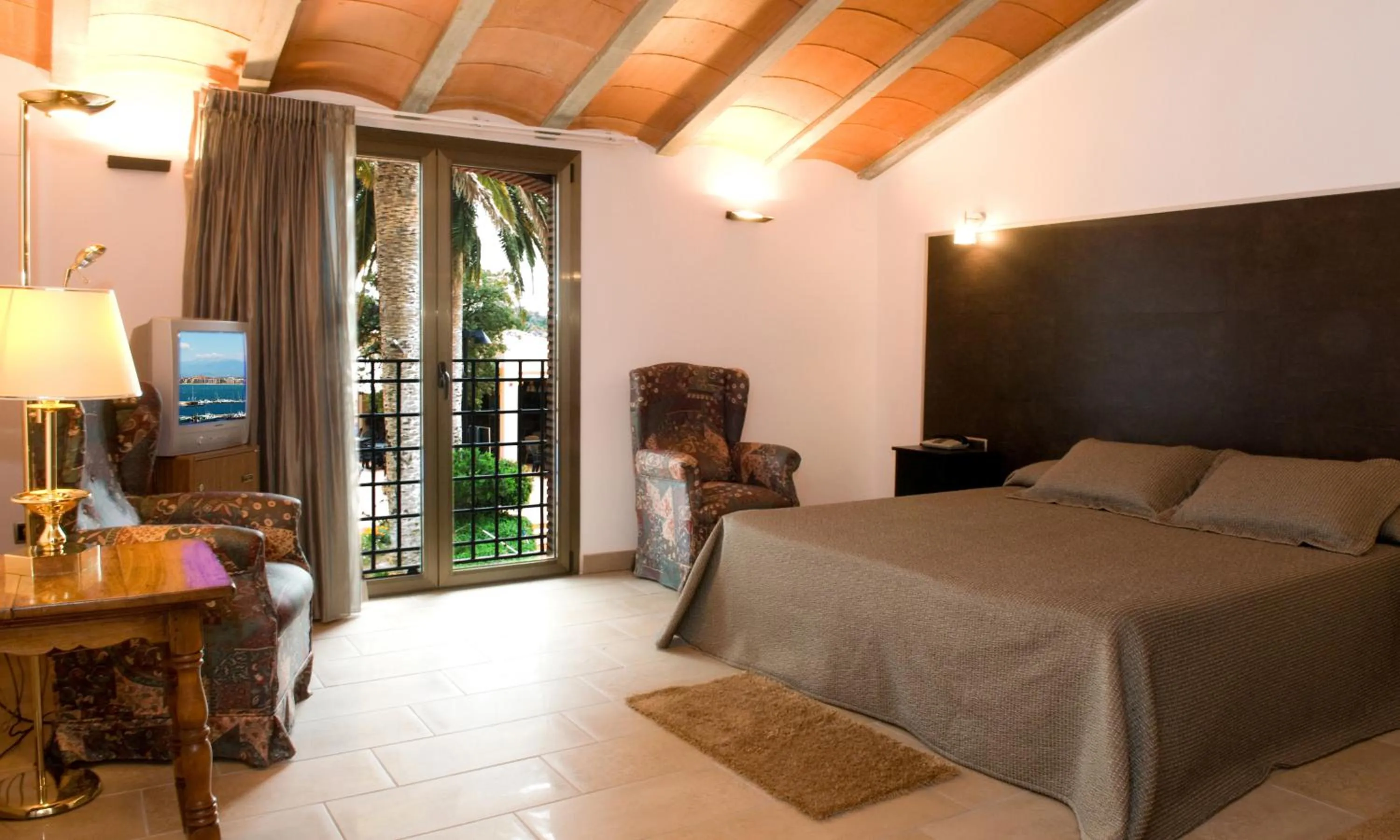 Photo of the whole room, Bed in Hotel San Carlos