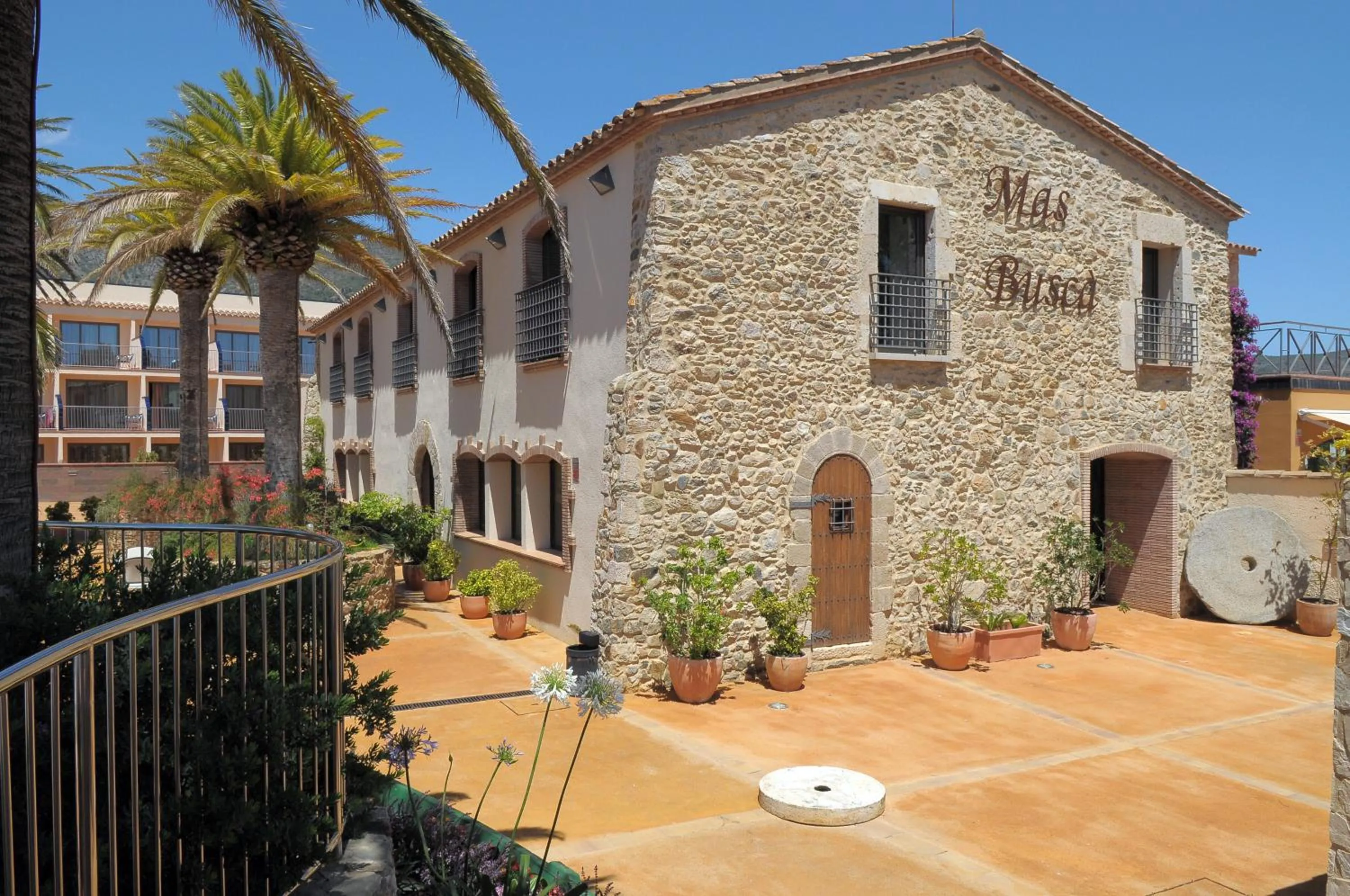 Facade/entrance in Hotel San Carlos