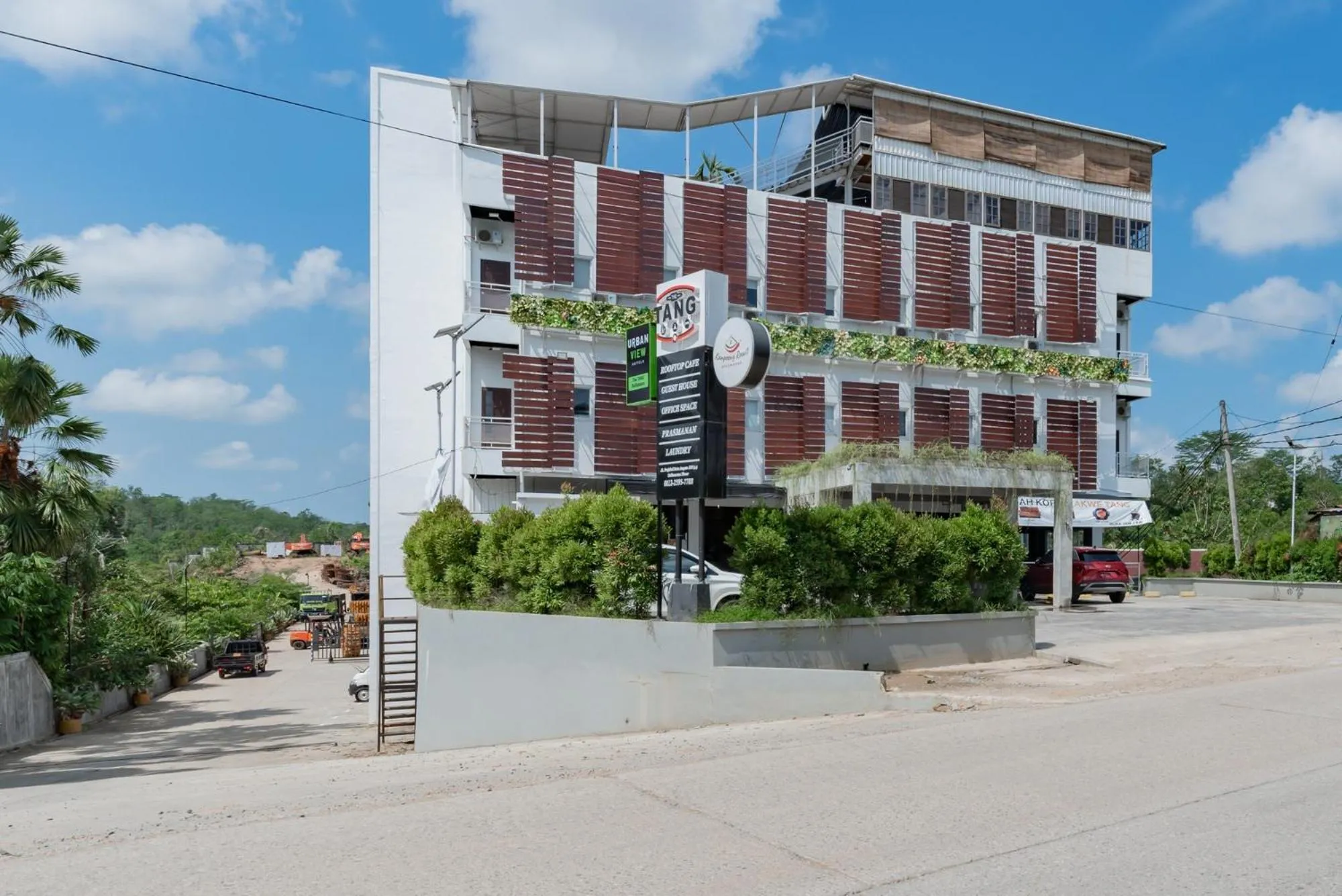 Property building in Urbanview Hotel The Tang Balikpapan by RedDoorz