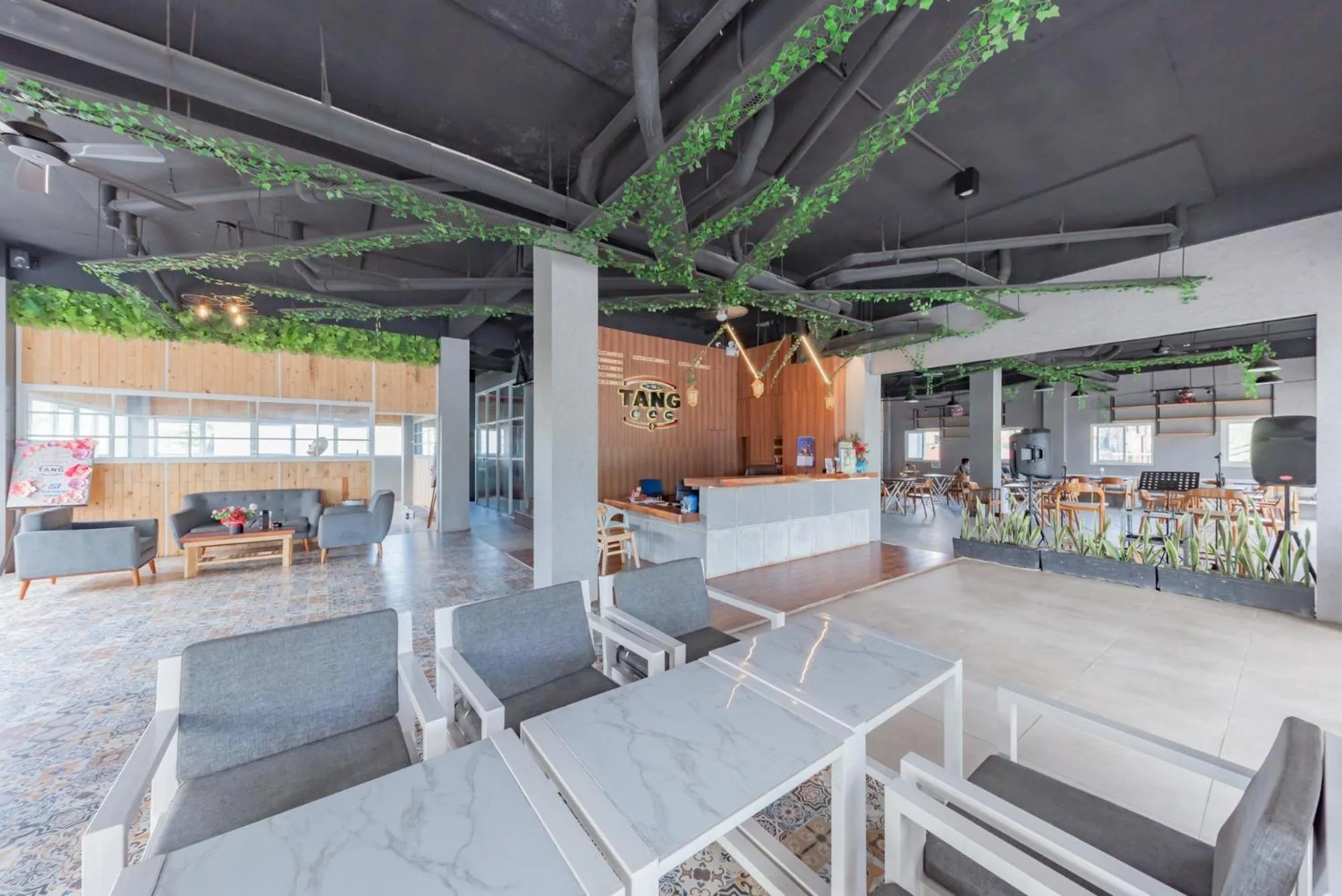 Seating area in Urbanview Hotel The Tang Balikpapan by RedDoorz