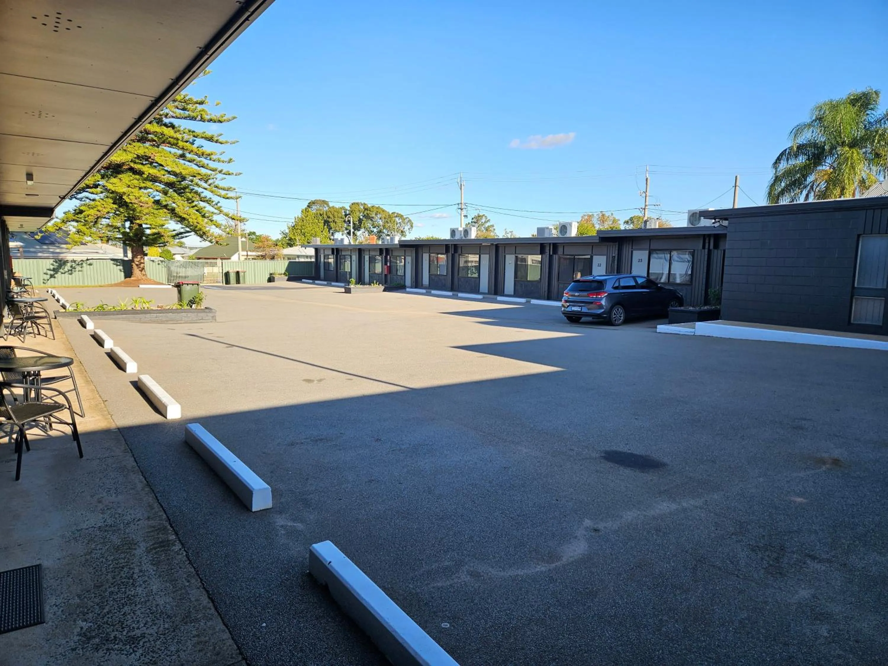 Inner courtyard view in Leeton Centre Motel