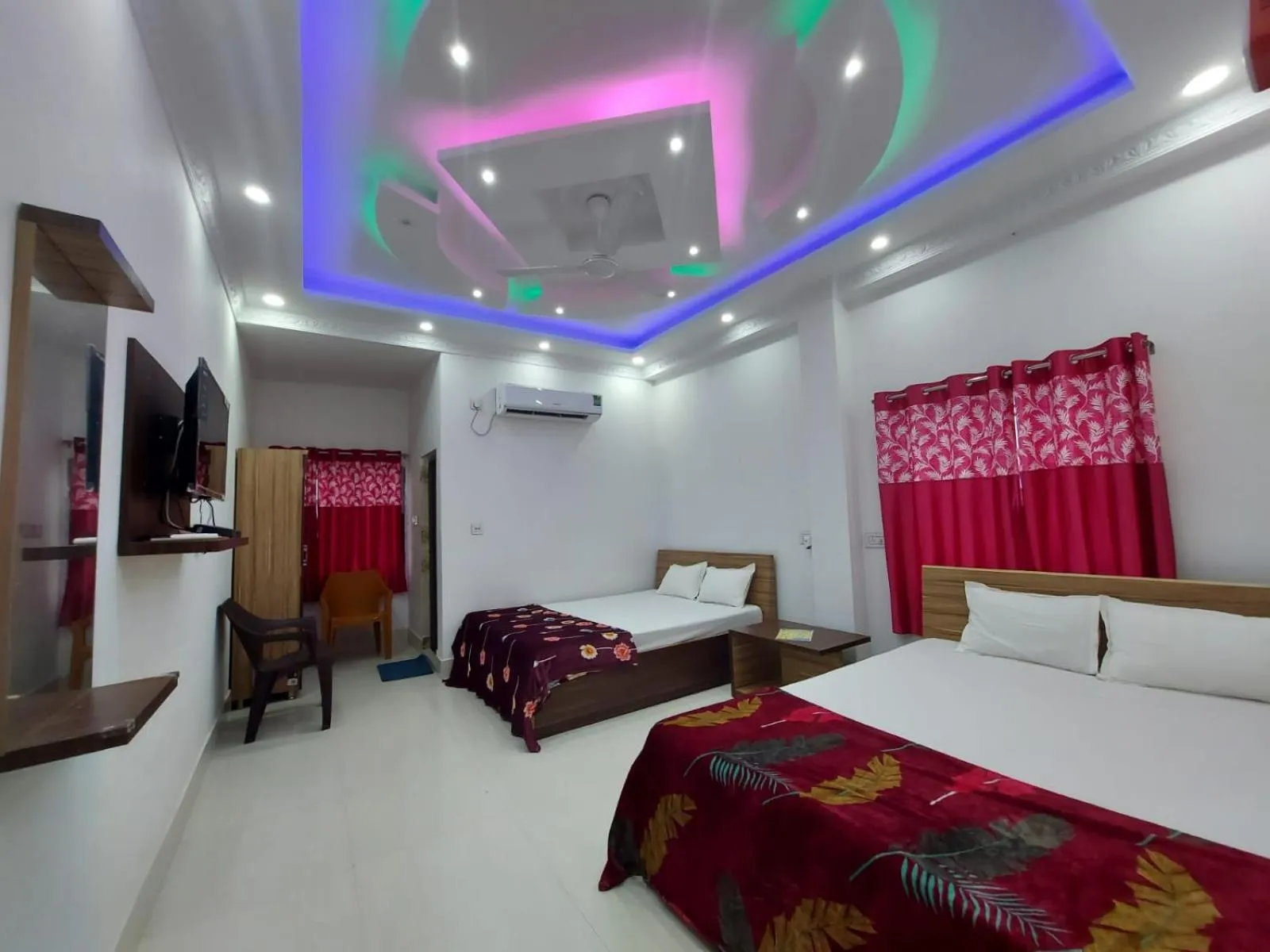 Bed in Sea Wave Beach Resort