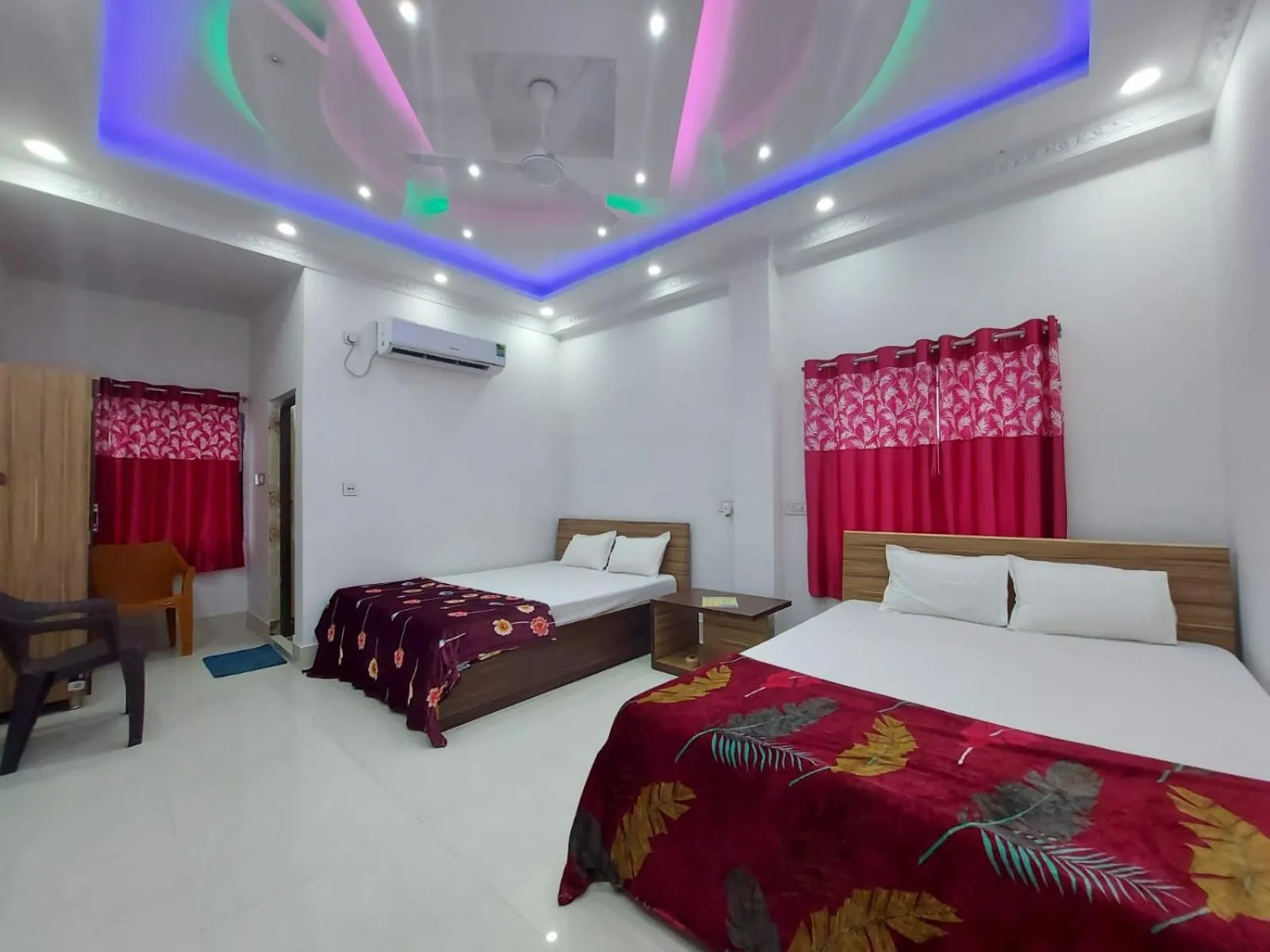 Bed in Sea Wave Beach Resort