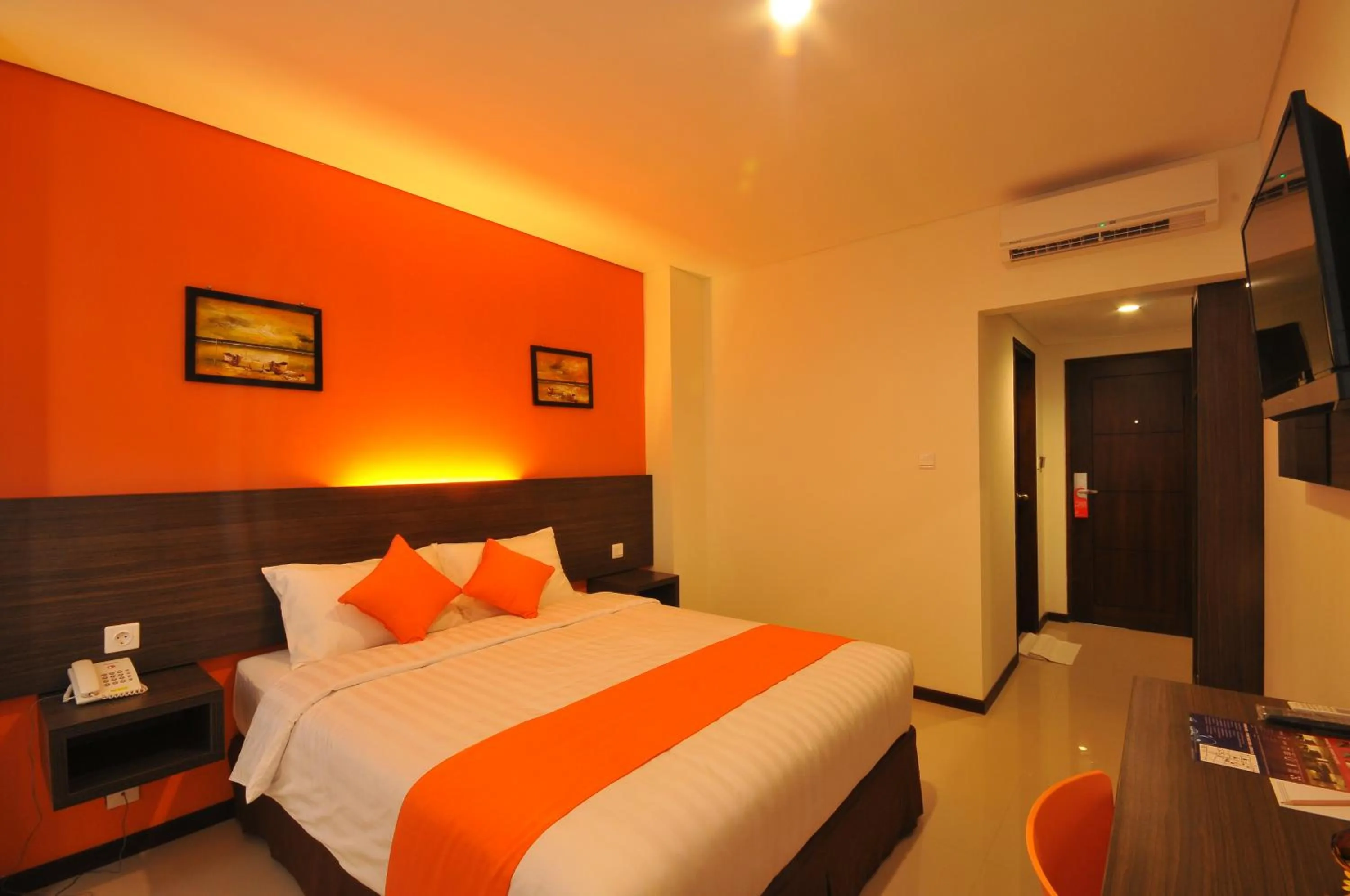 Bed in Pratama Hotel & Convention Mataram
