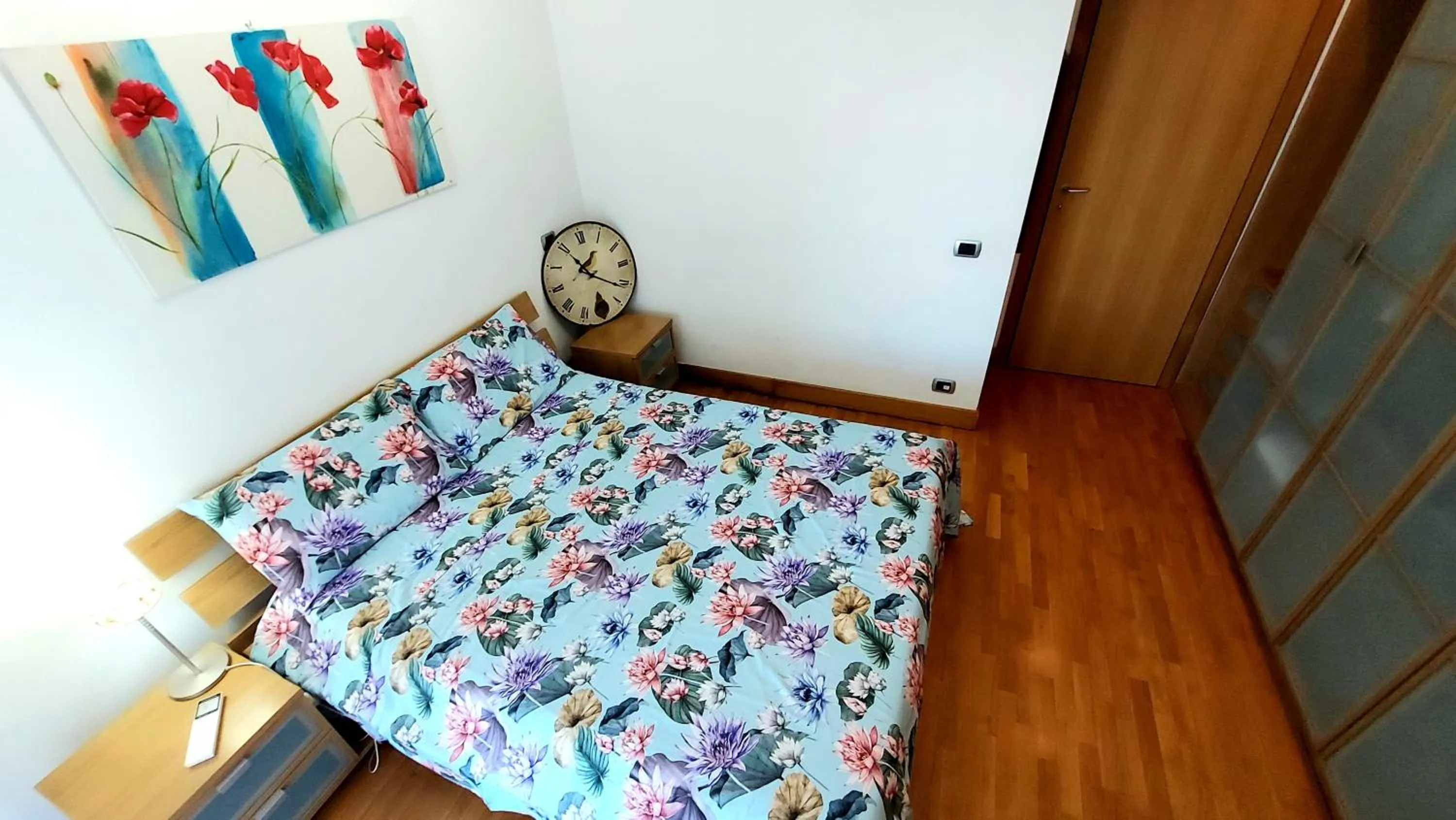 Bedroom, Bed in Home Sorbara Luxury Home no 01