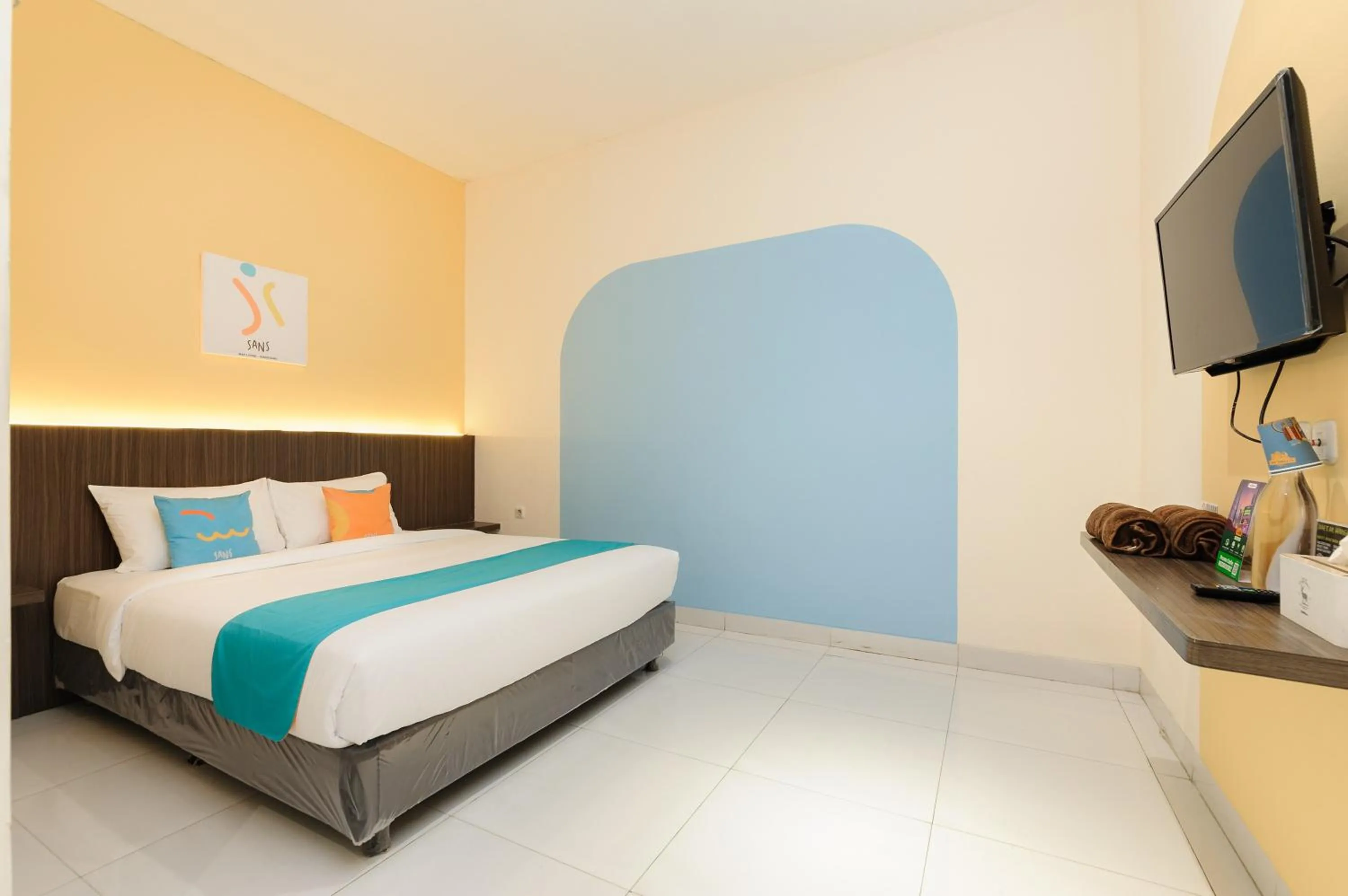 Bedroom, Bed in Sans Hotel Max Living Cengkareng