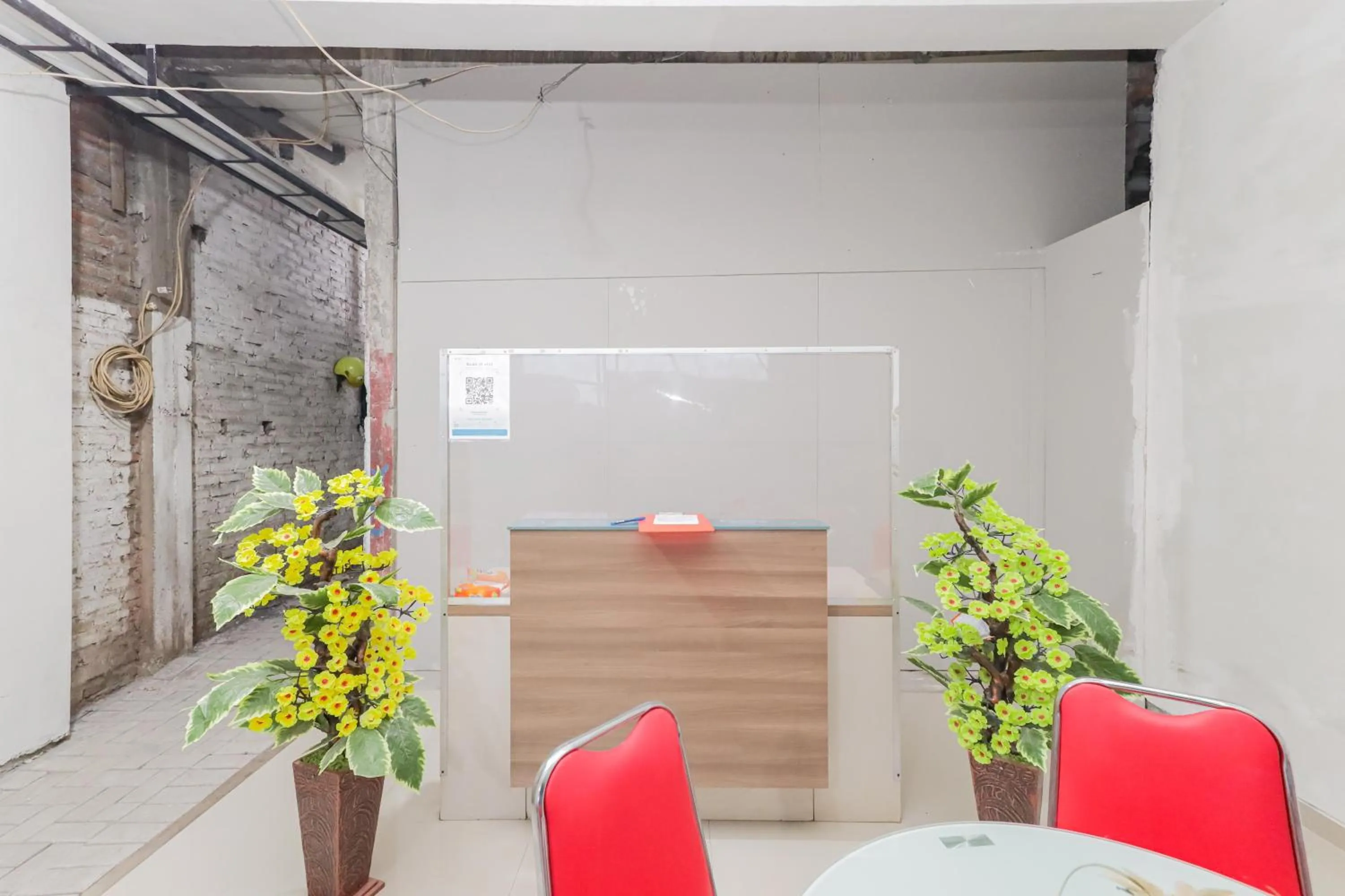 Lobby or reception in RedDoorz @ Gedangan Sidoarjo