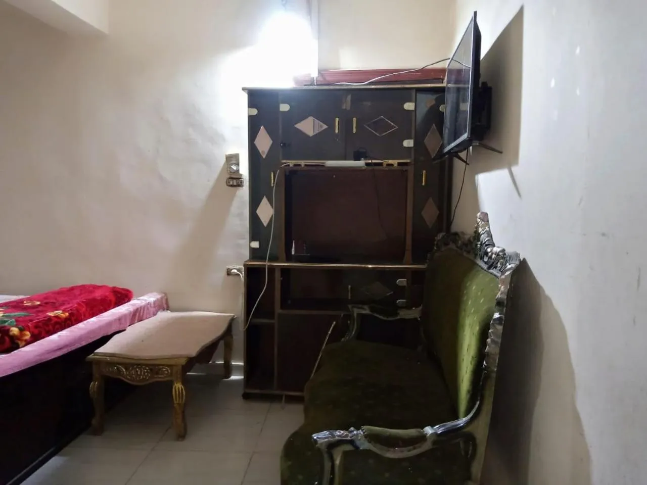 Communal lounge/ TV room in Giza Pyramids Hotel