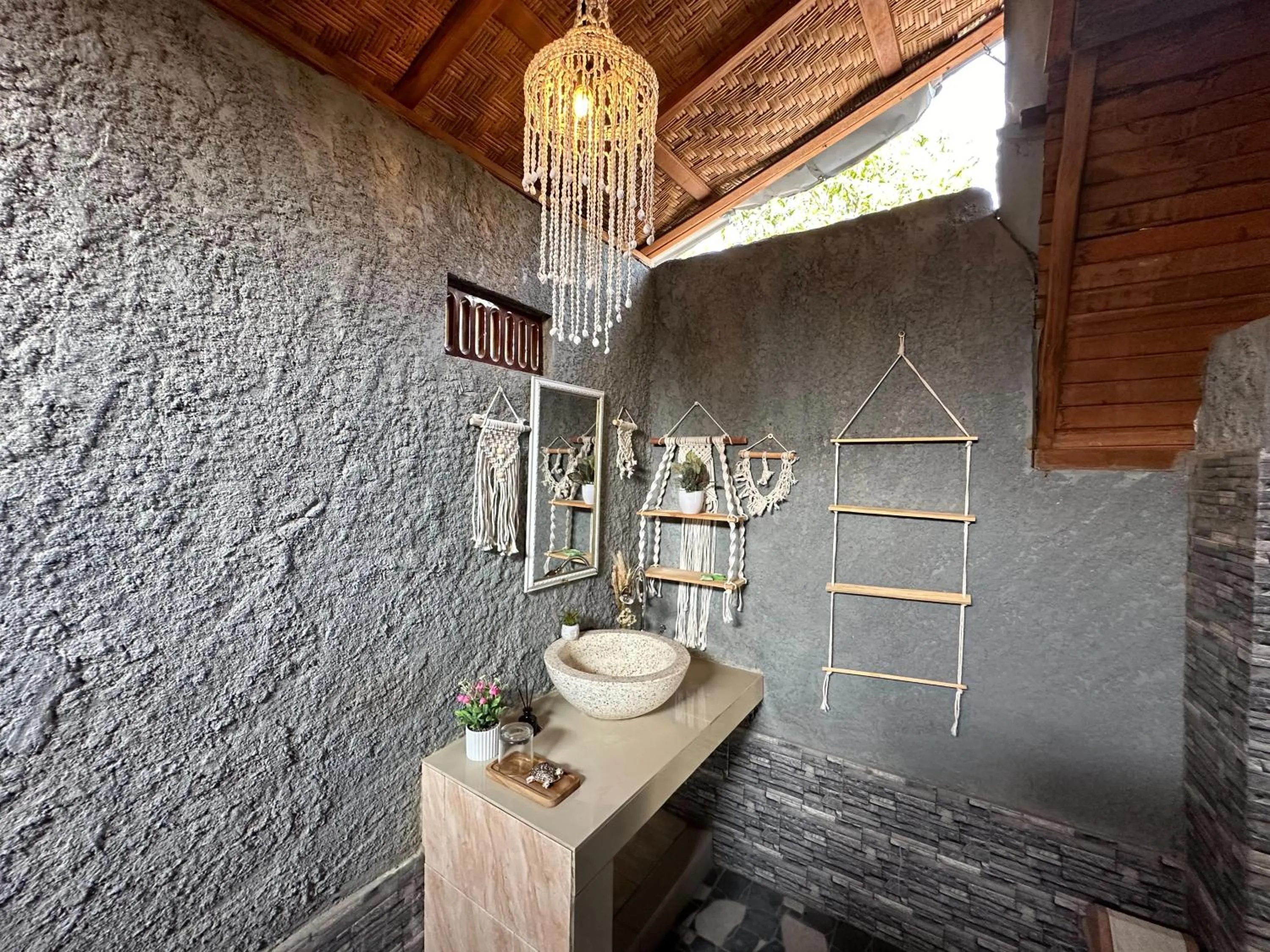 Sunset Hill Penida Resort