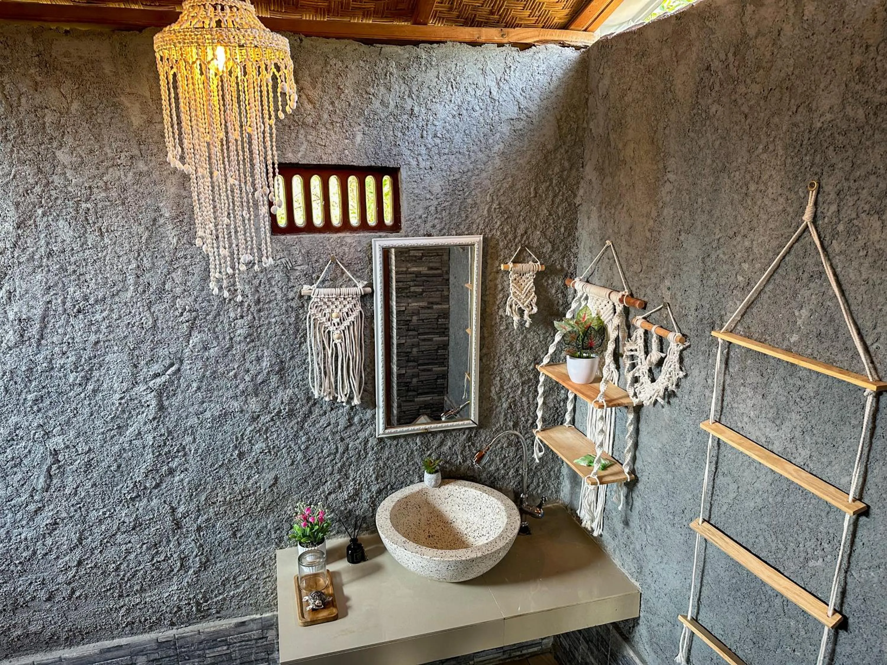 Sunset Hill Penida Resort