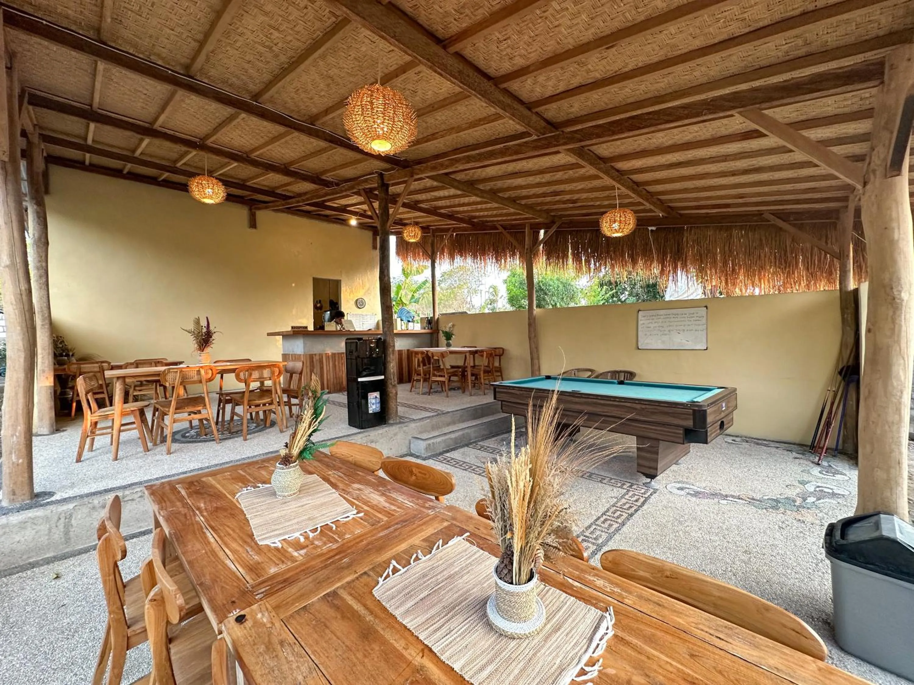 Restaurant/places to eat in Sunset Hill Penida Resort