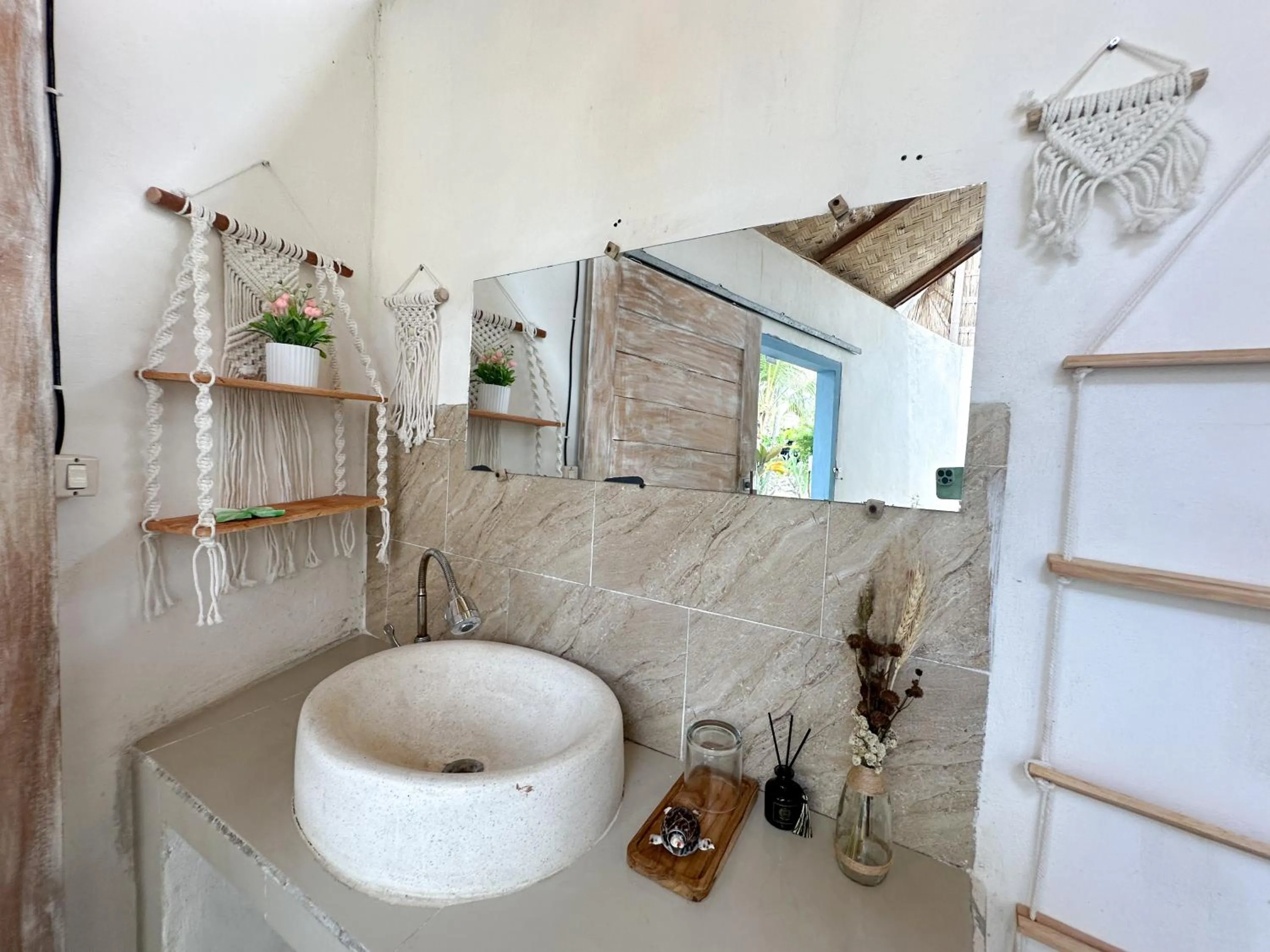 Bathroom in Sunset Hill Penida Resort