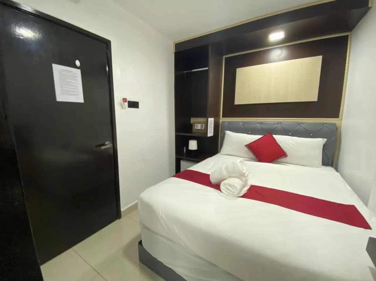 Bed in Red Velvet Inn Bukit Bintang