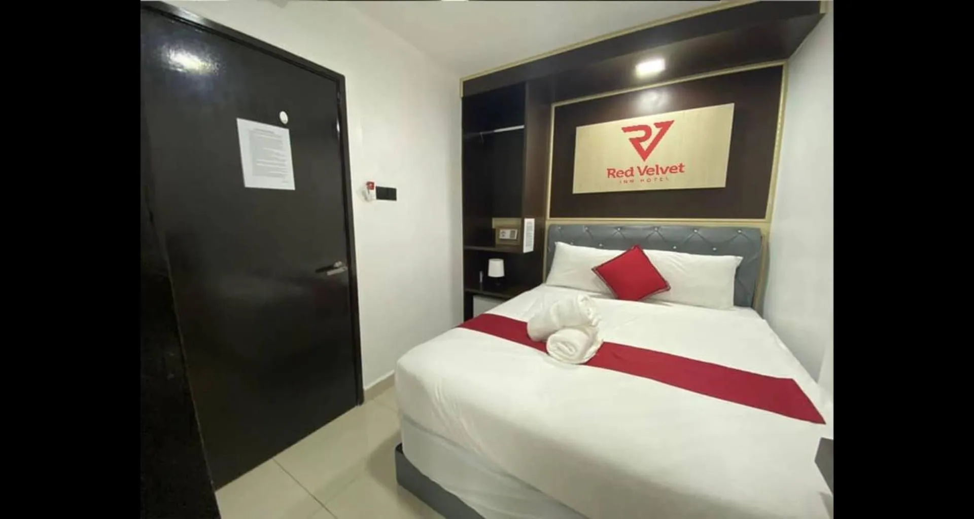Bedroom, Bed in Red Velvet Inn Bukit Bintang