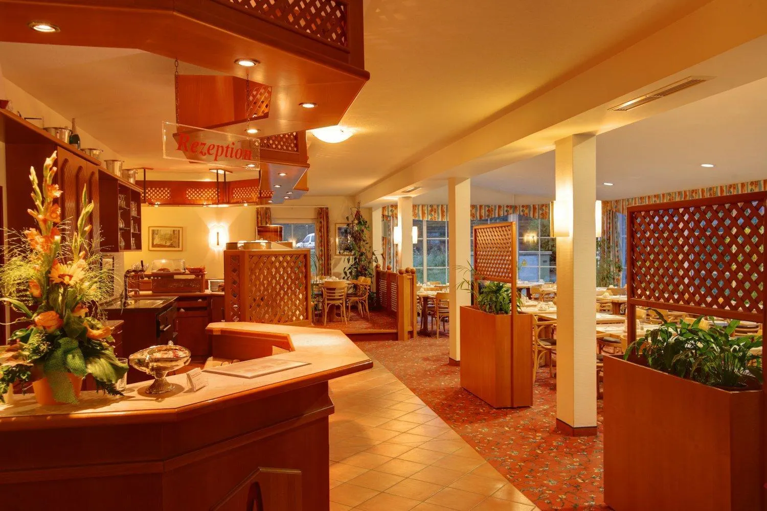 Restaurant/places to eat in Hotel Montana Lauenau