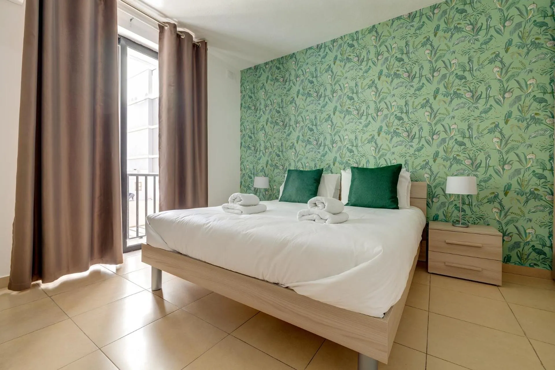 Bedroom, Bed in Sliema Tigne Suites