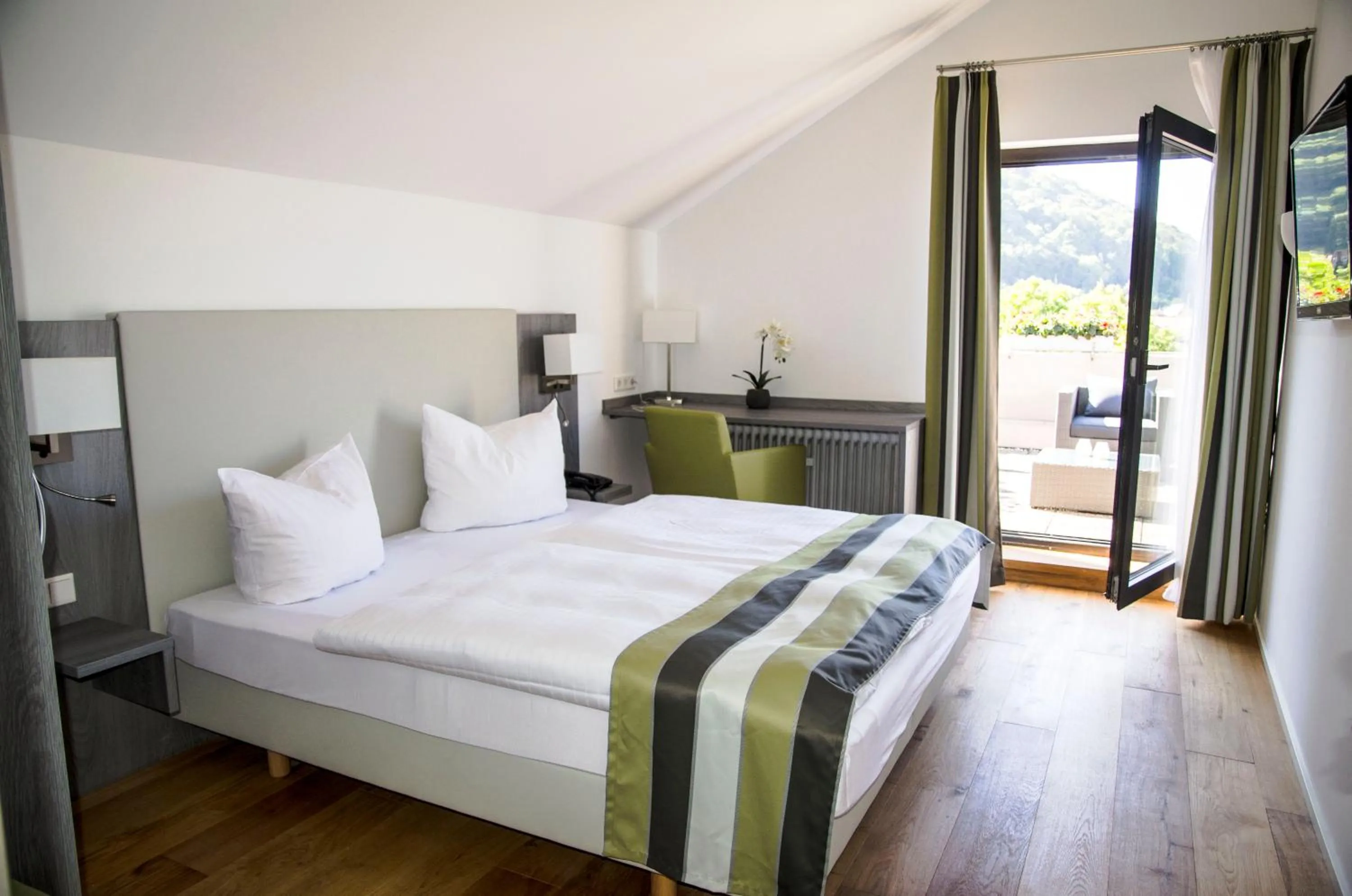 Day, Bed in Hotel am Schloss