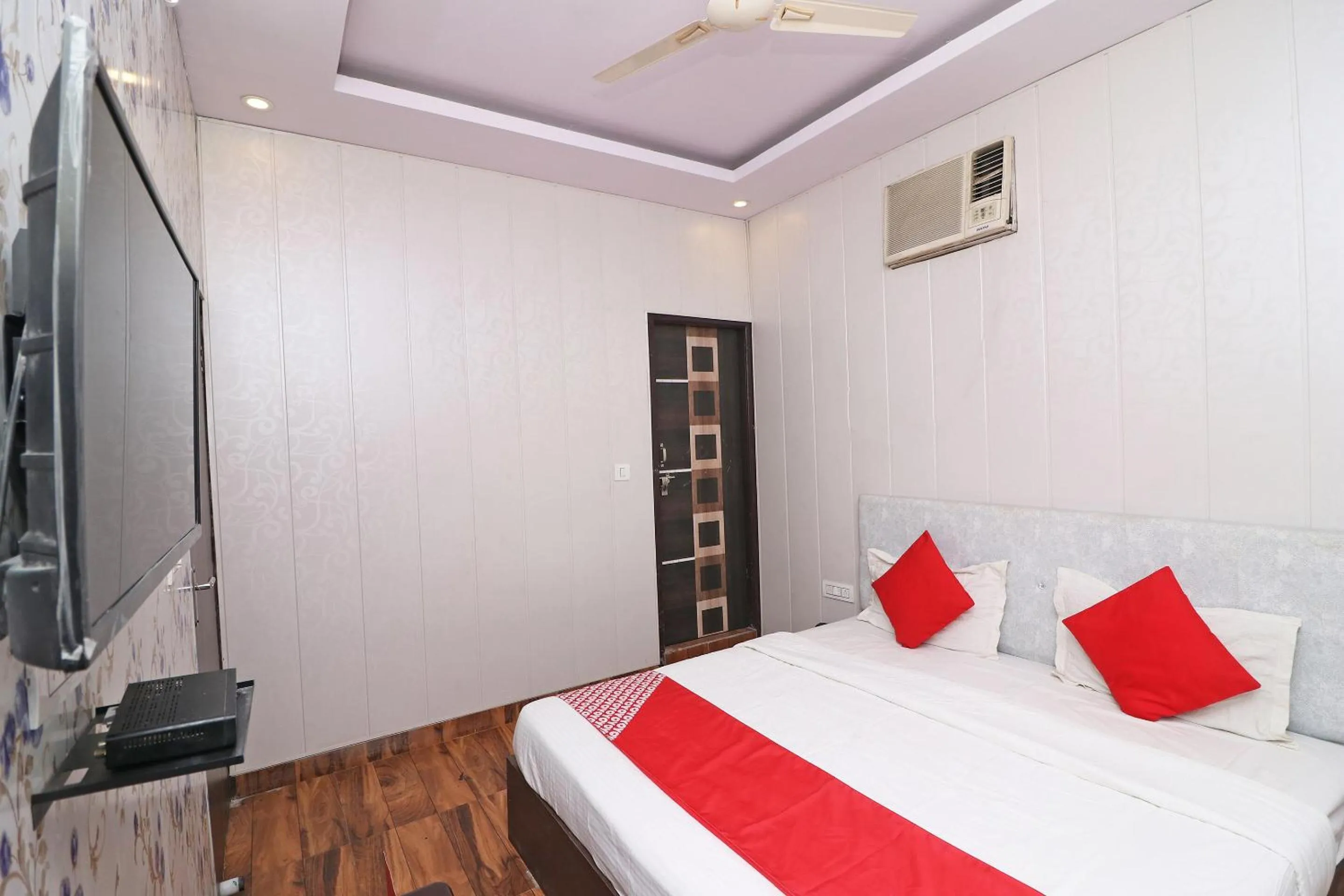 Bathroom, Bed in OYO 81074 Hotel Adb