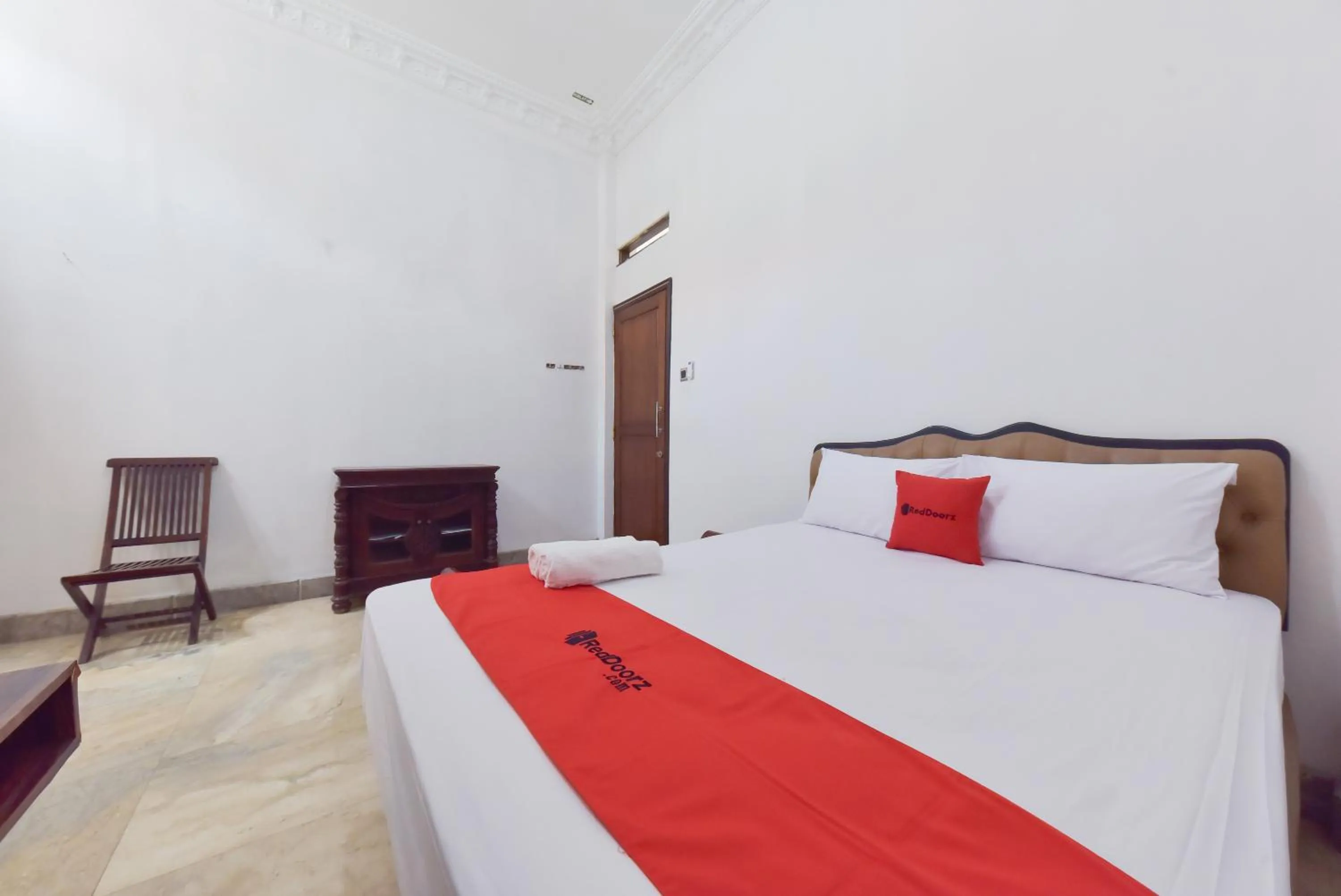 Bedroom, Bed in RedDoorz Syariah near Dago Pakar 2