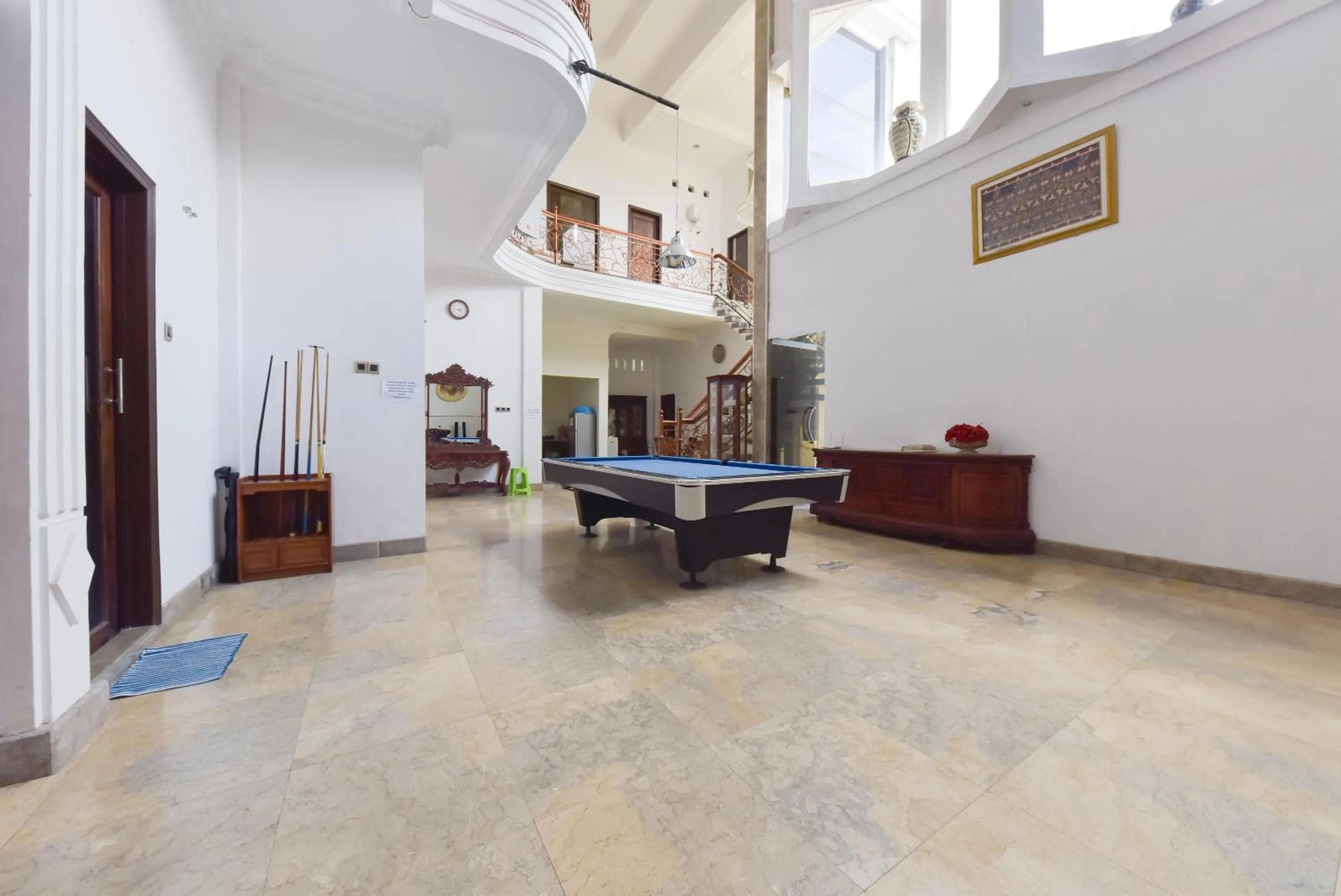 Living room in RedDoorz Syariah near Dago Pakar 2