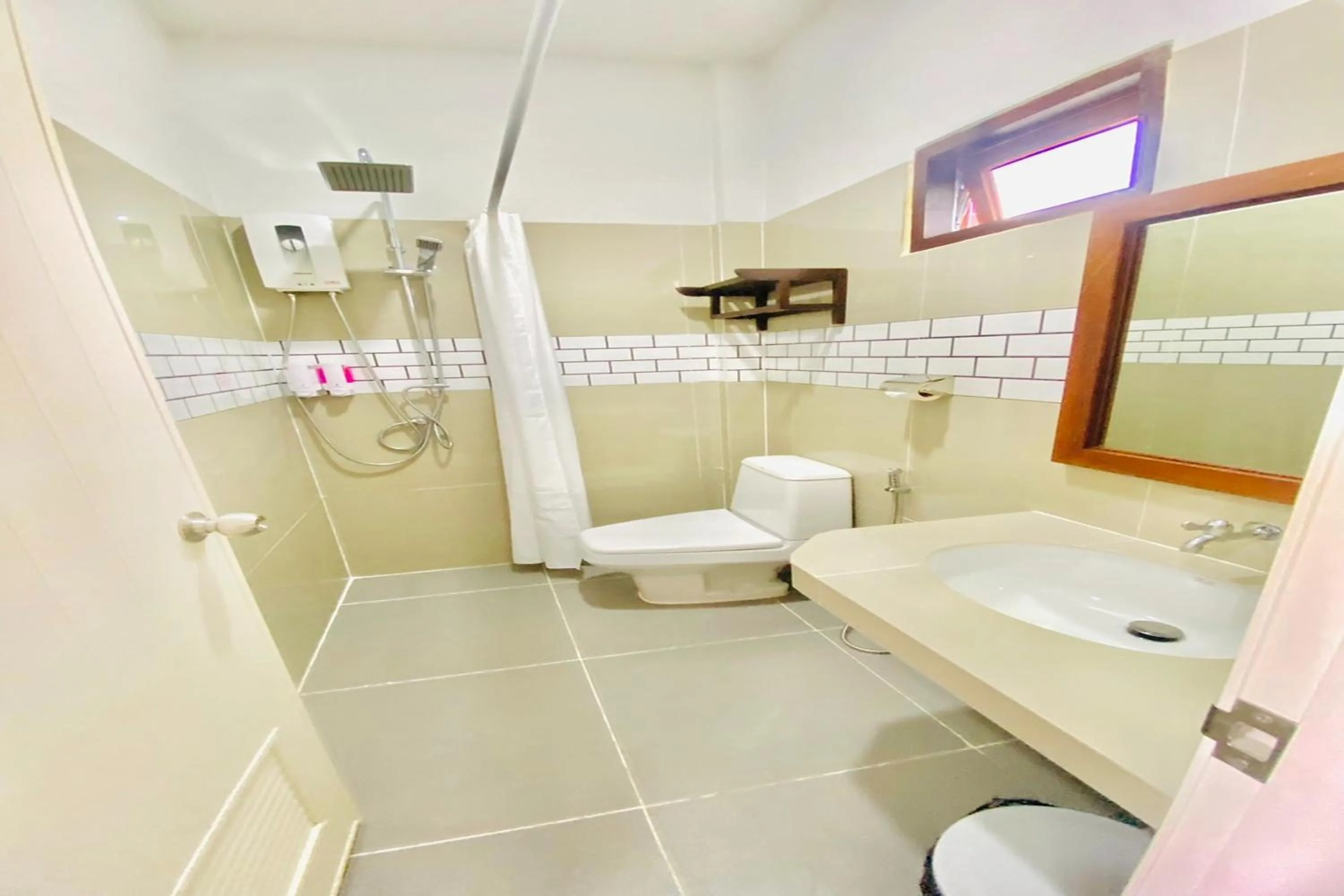 Bathroom in Chanpailin Omarzaa