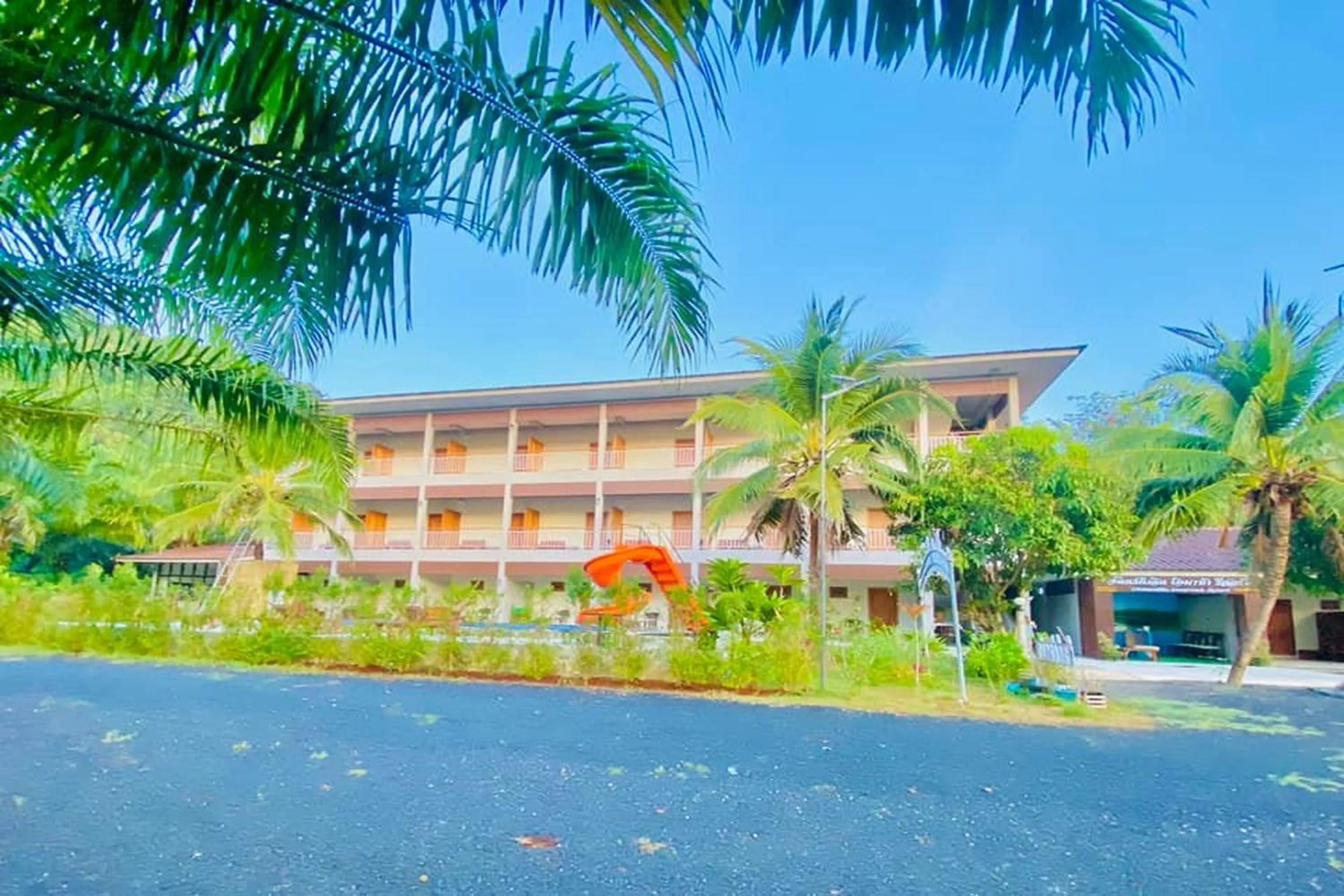 Property building in Chanpailin Omarzaa