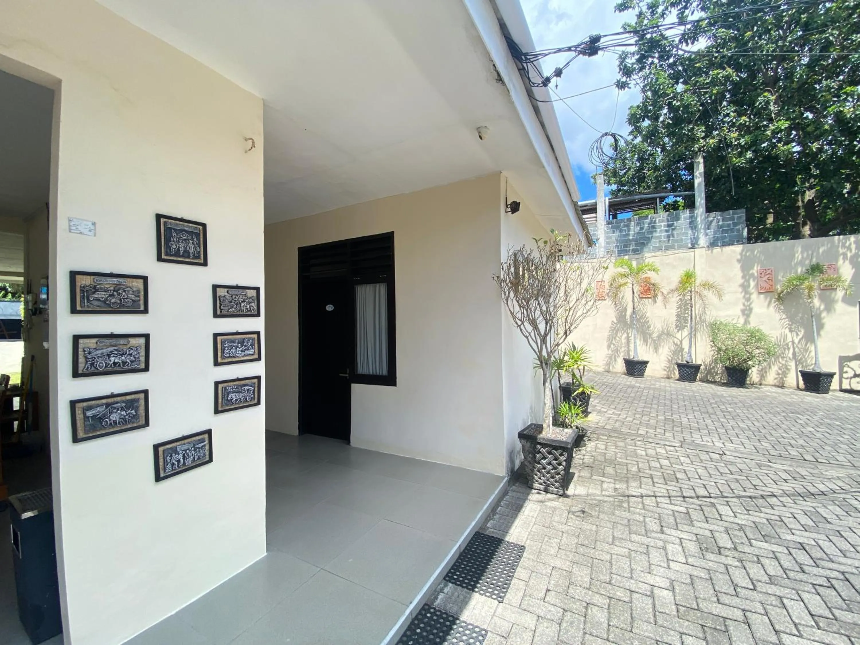Property building in De Homestay Mitra RedDoorz Bitung