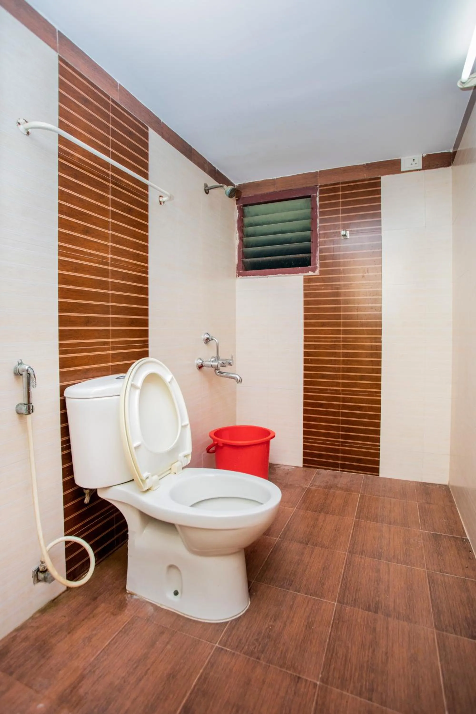 Bathroom in ITs SOUTH EAST RESIDENCY