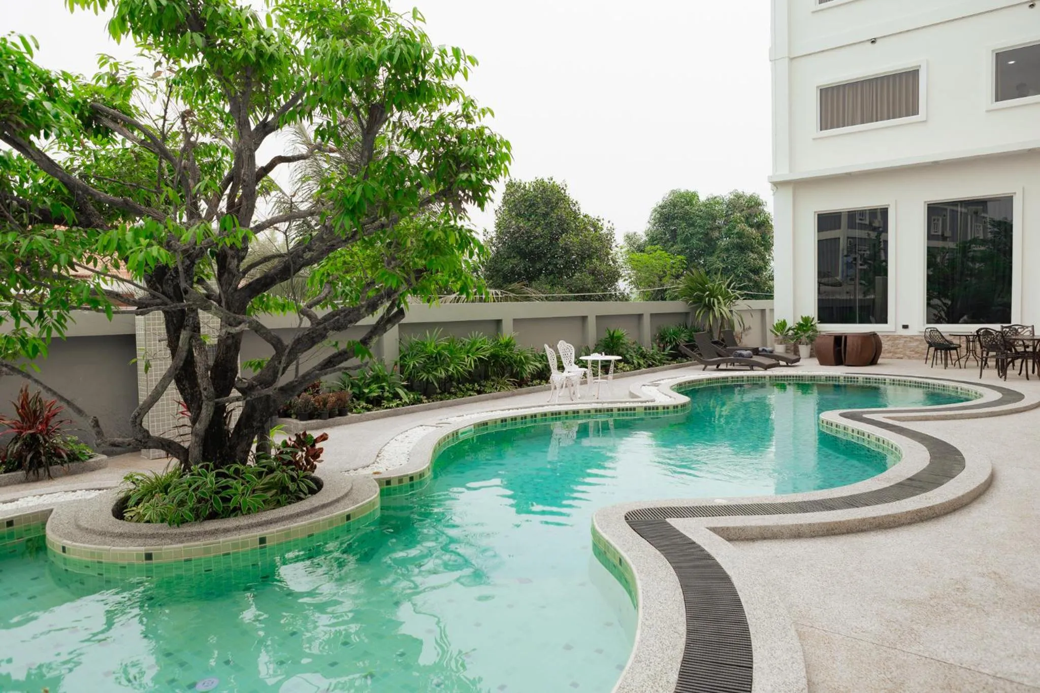 Swimming pool in S Vangvieng Boutique Hotel