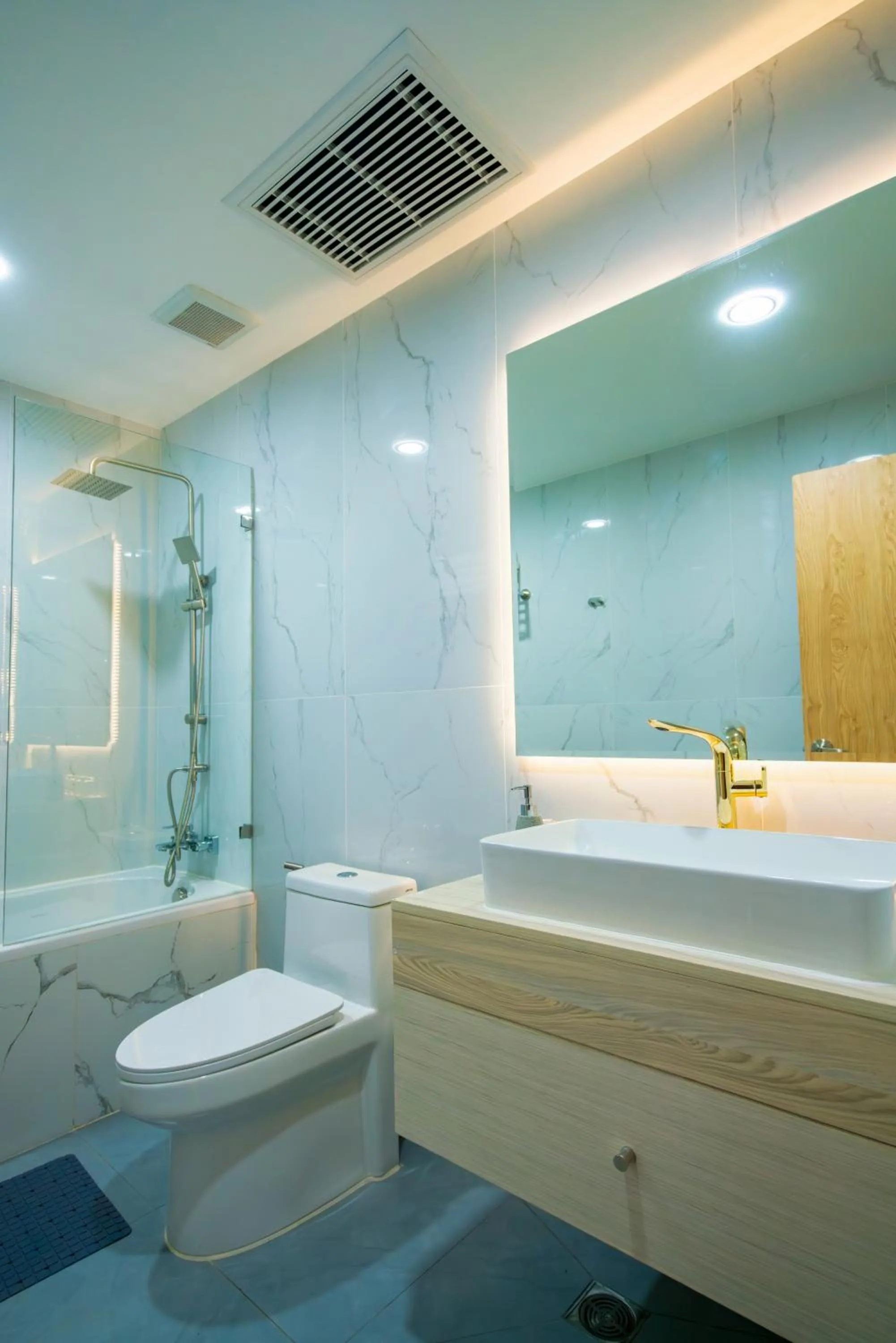 Shower in S Vangvieng Boutique Hotel