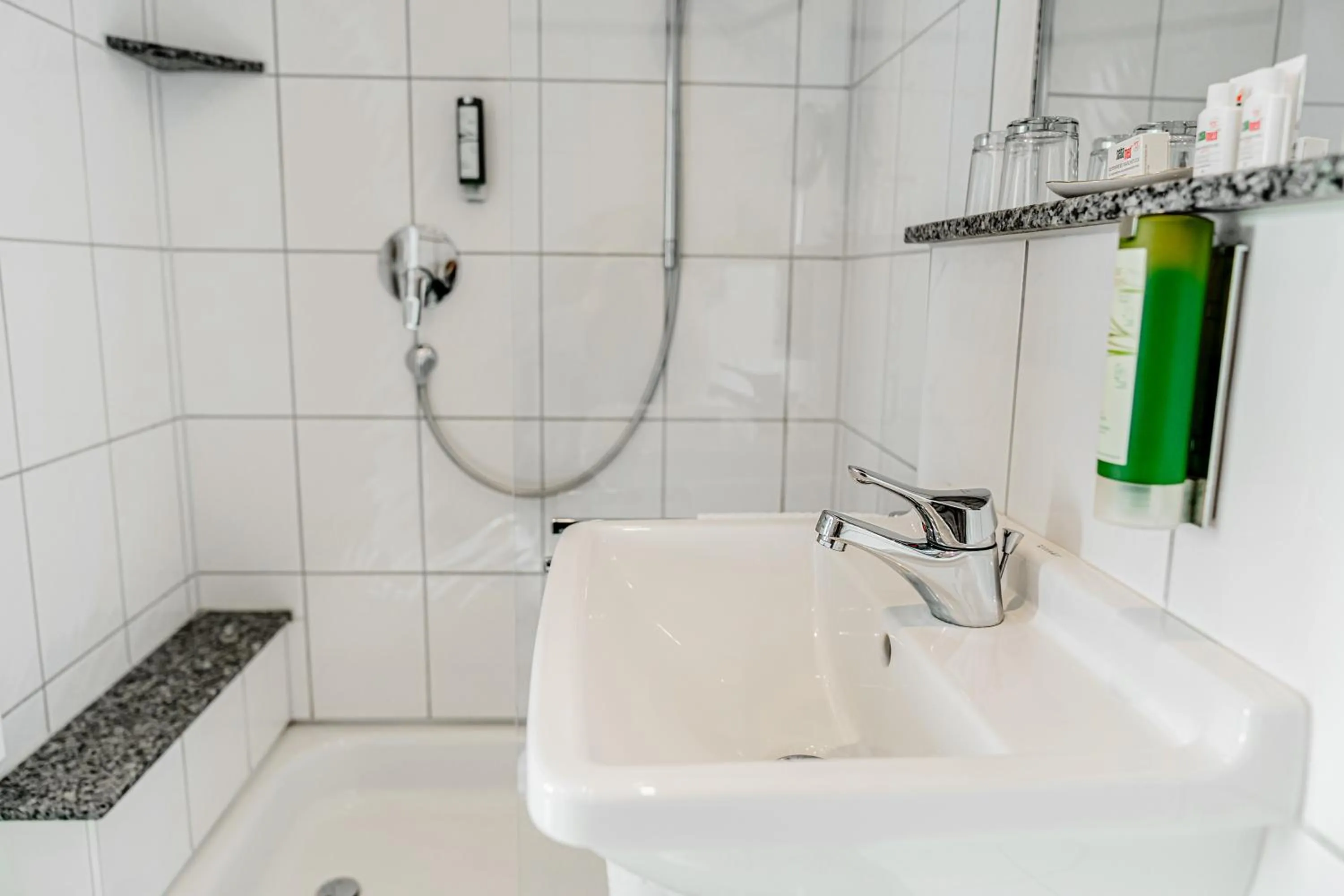 Bathroom in Baudobriga Rheinhotel