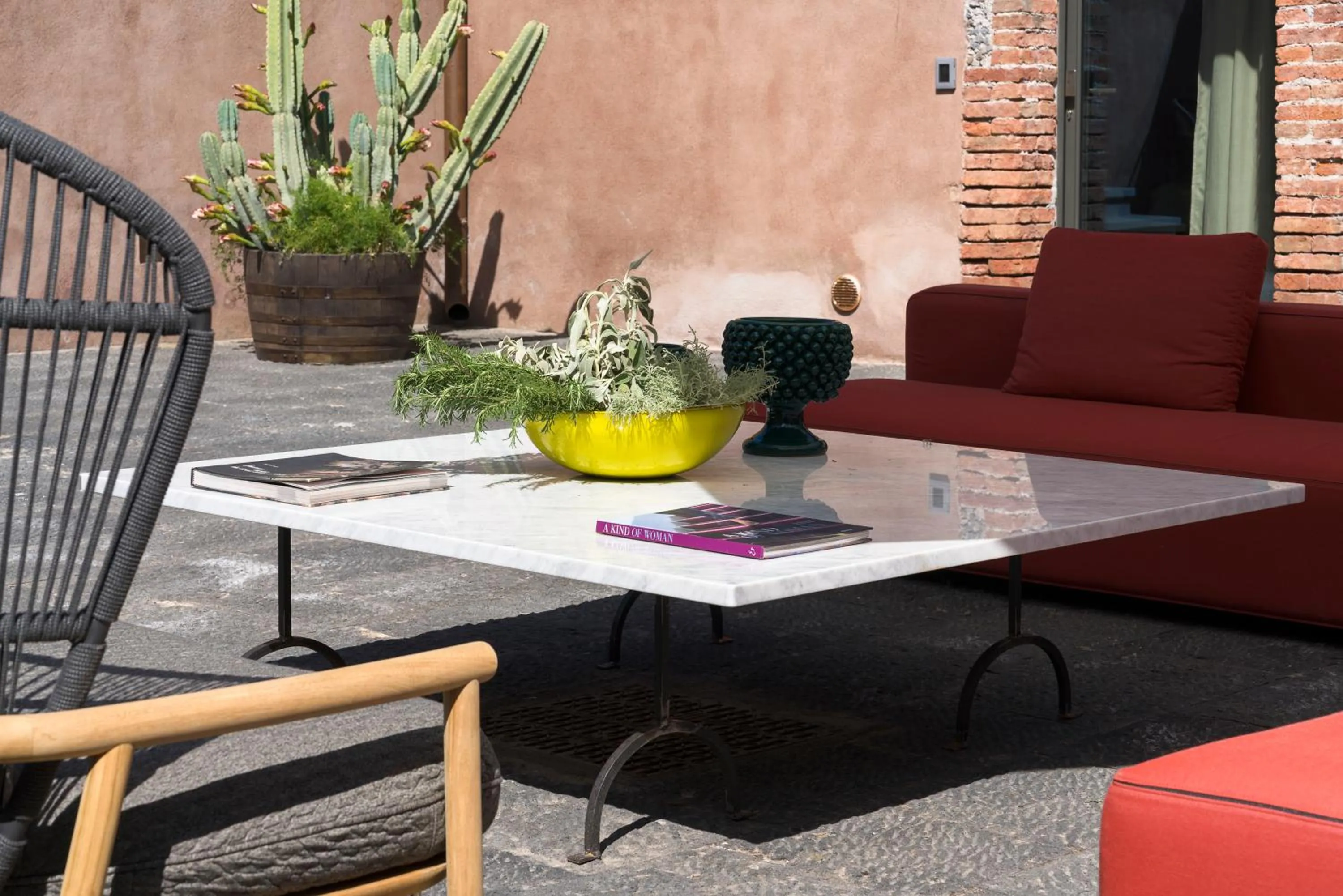 Inner courtyard view in Dimora Cottanera