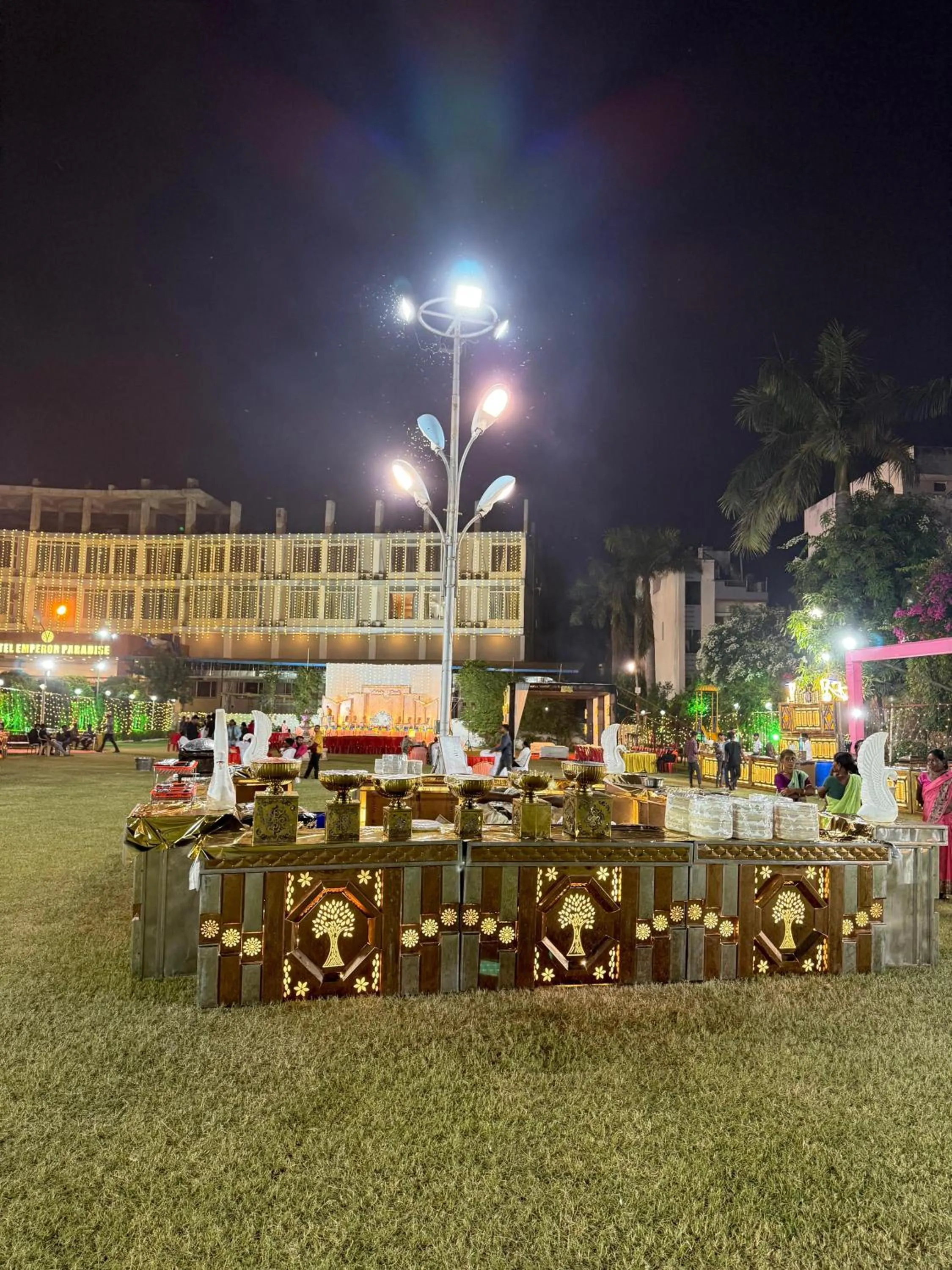 Garden in Hotel Emperor Paradise