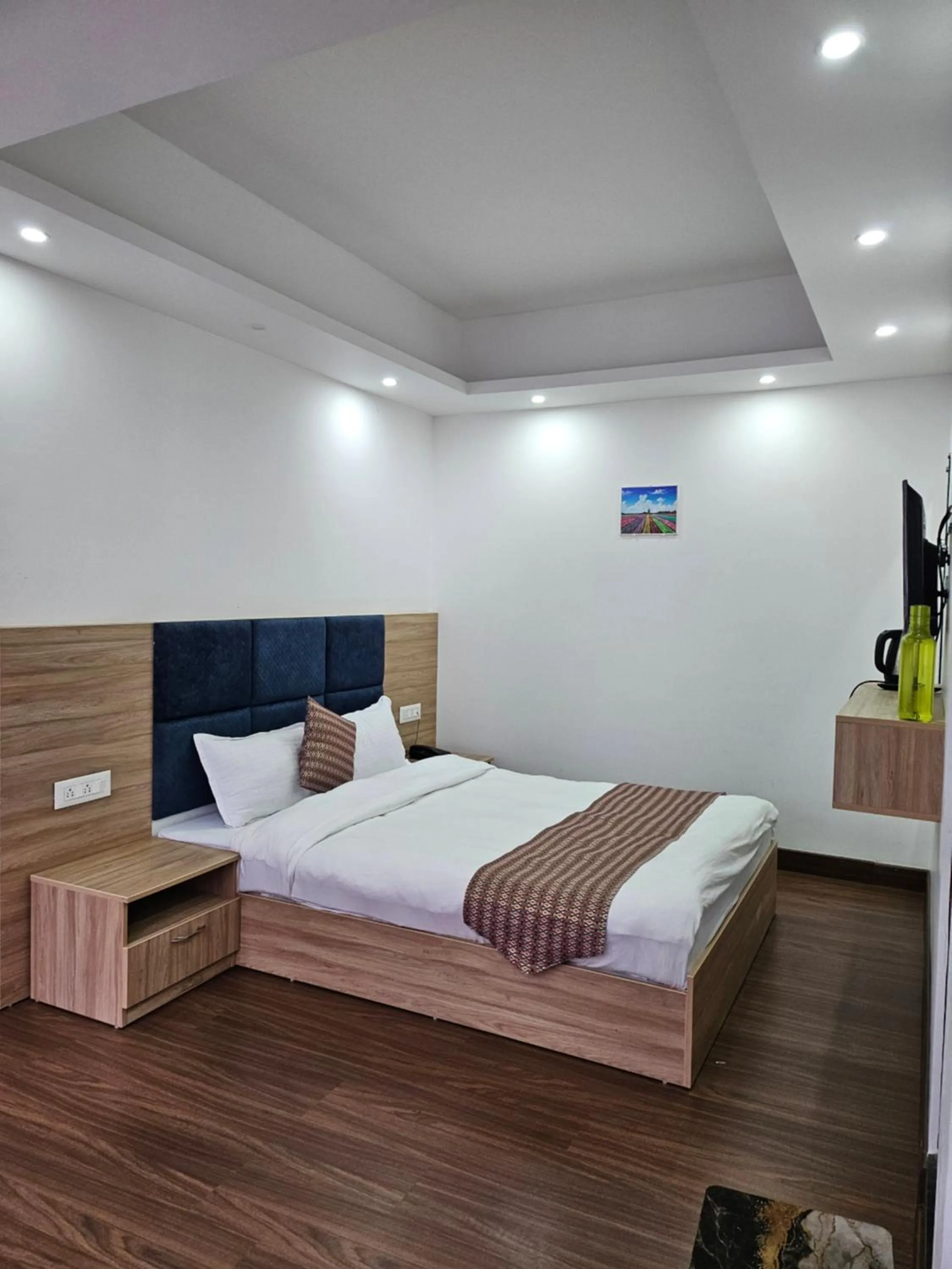 Bed in Shanol Residency
