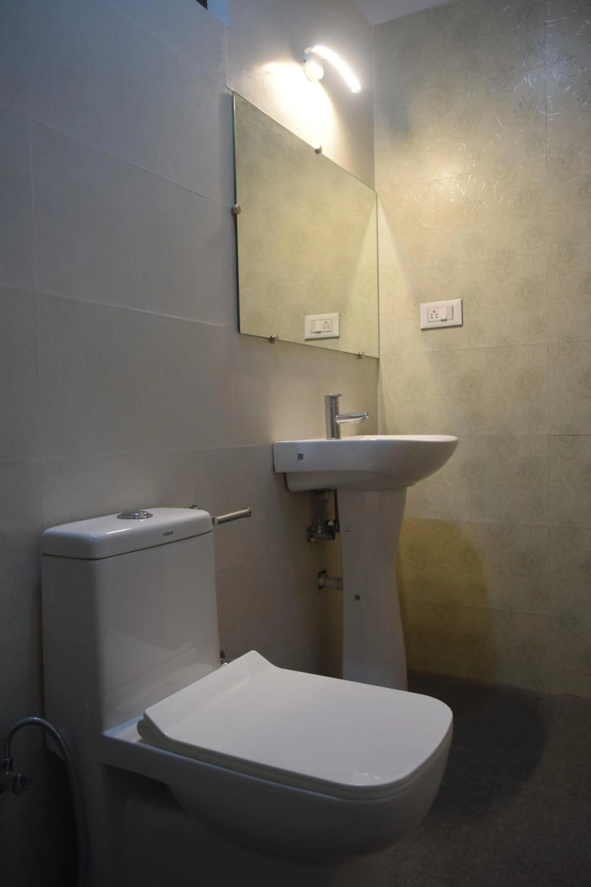 Toilet in Shanol Residency