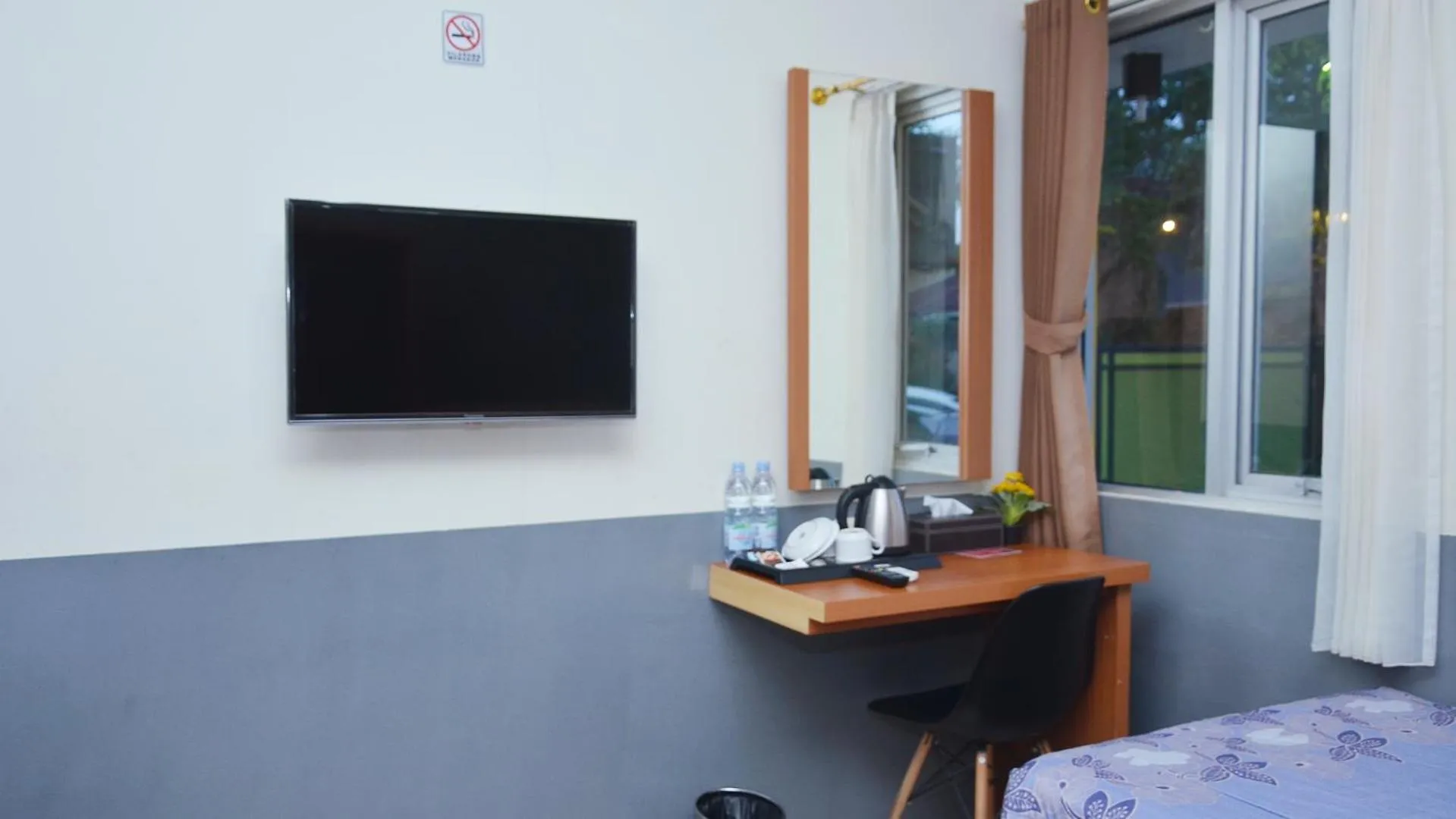 TV and multimedia in Gaia Asri Hotel