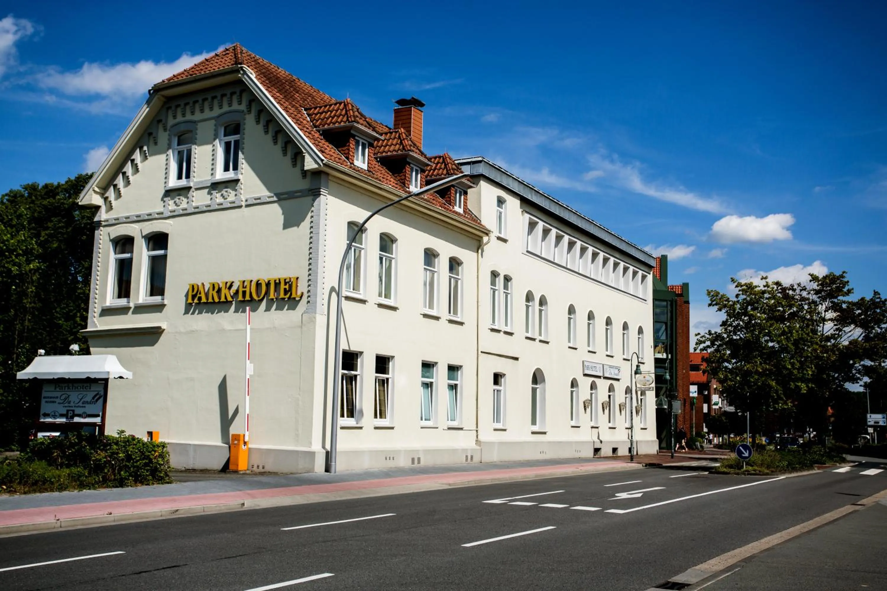 Property building in Parkhotel Lingen by Hackmann