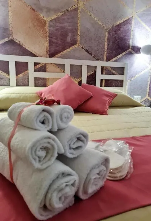 Decorative detail, Bed in Gaisa Naples - Bed and Breakfast