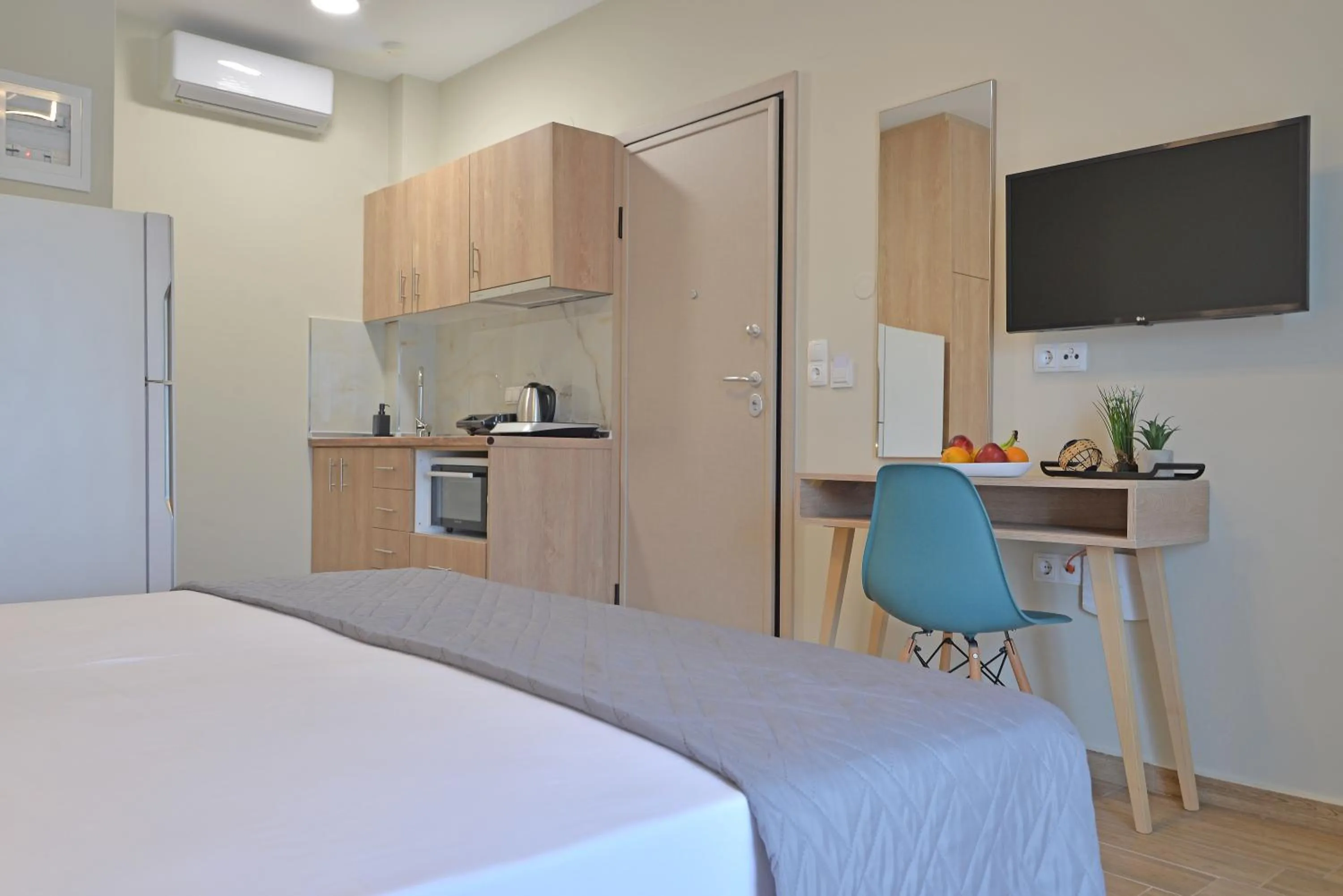 Kitchen or kitchenette, Bed in Niel Holiday Apartments, Panel Hospitality Homes & Villas