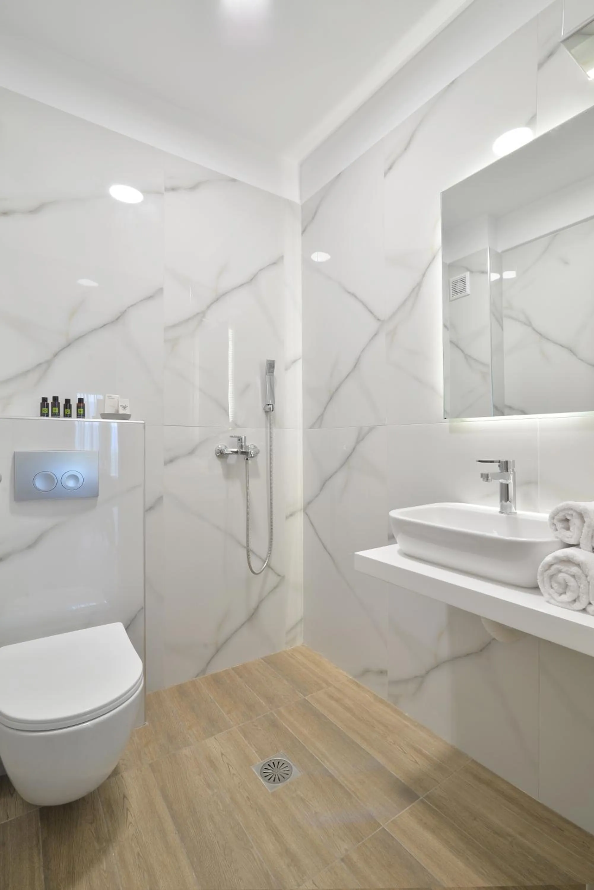 Bathroom in Niel Holiday Apartments, Panel Hospitality Homes & Villas