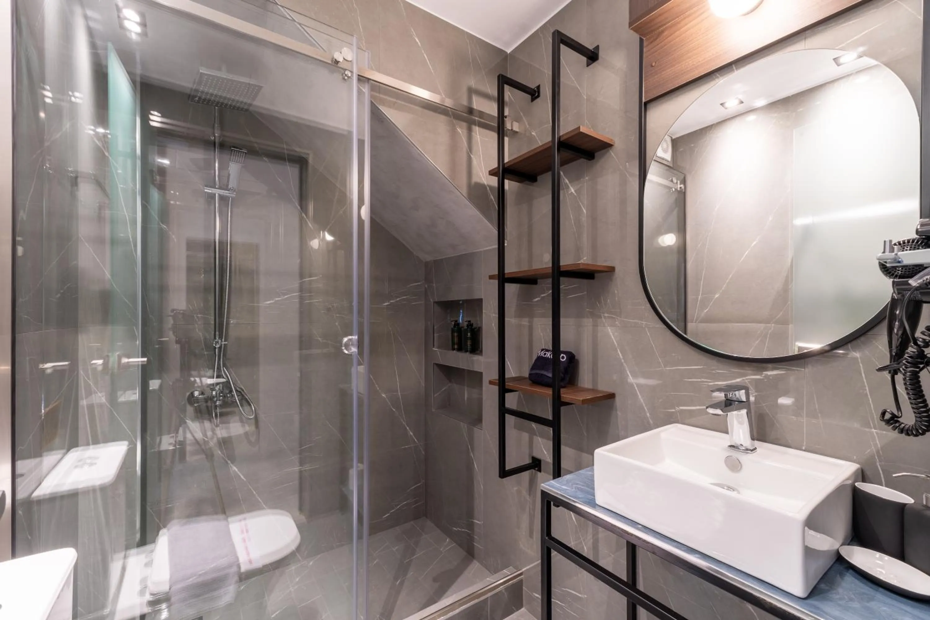 Shower in Costa De Luxe Suites