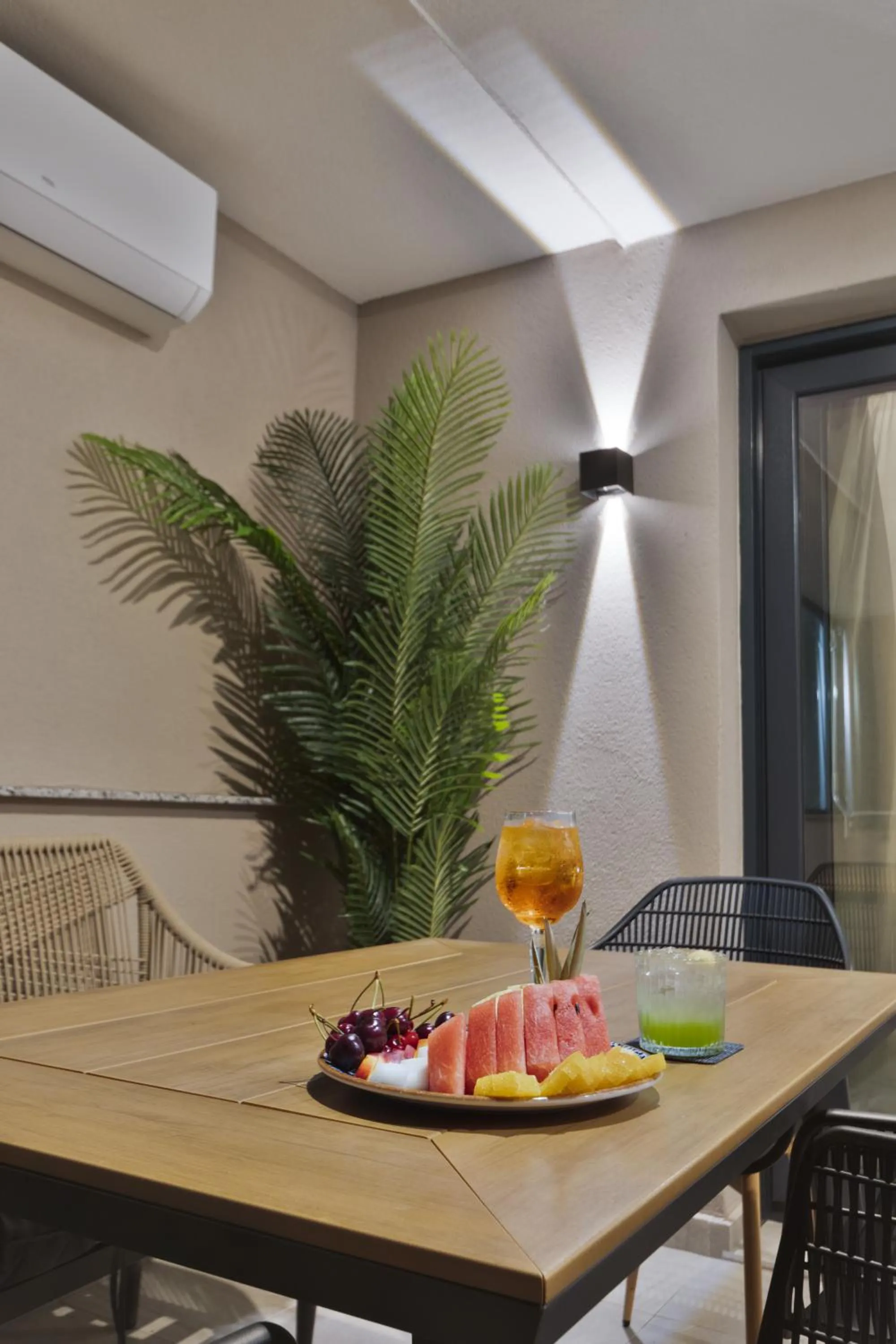 Food and drinks in Costa De Luxe Suites