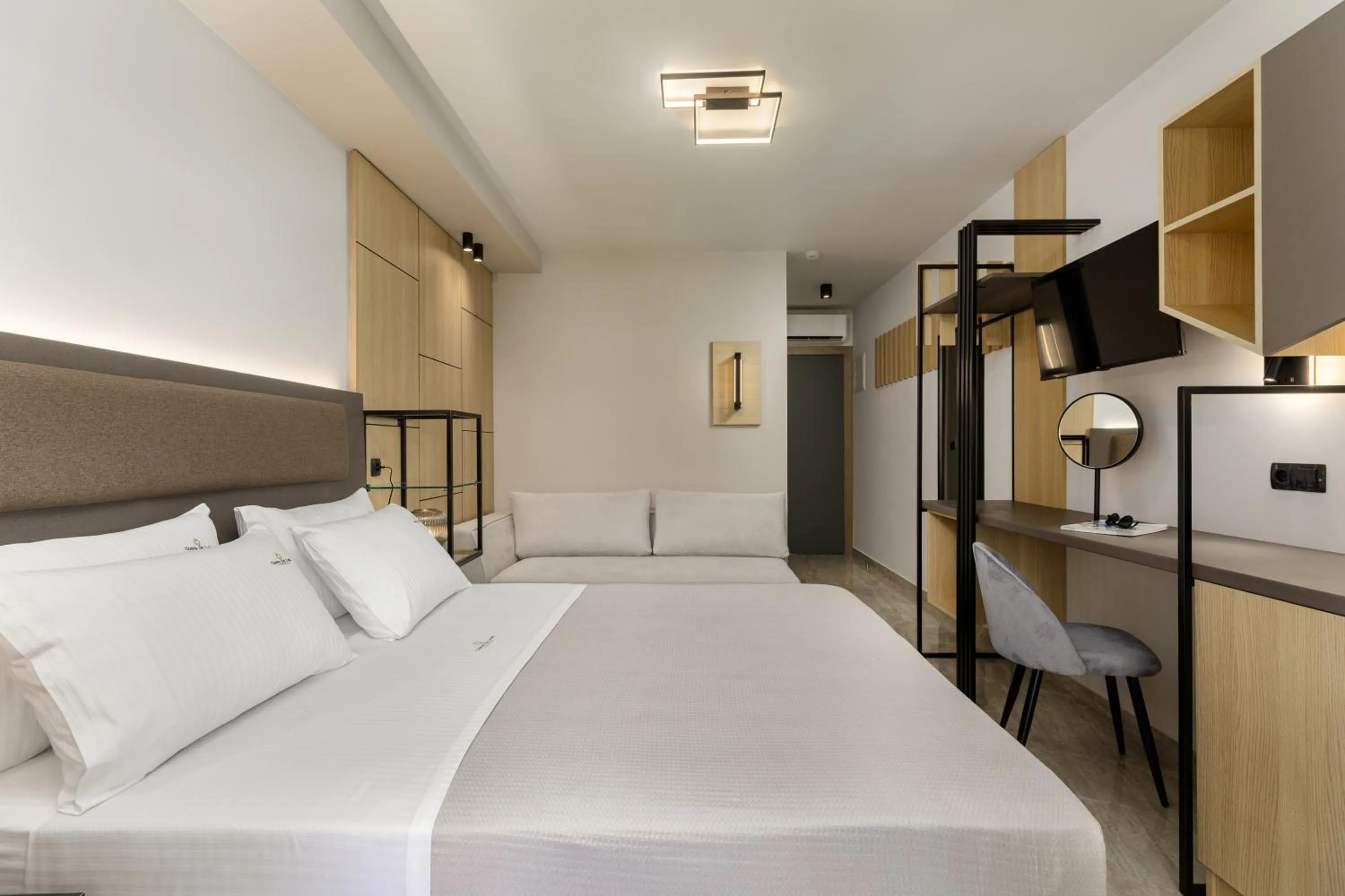 Photo of the whole room, Bed in Costa De Luxe Suites