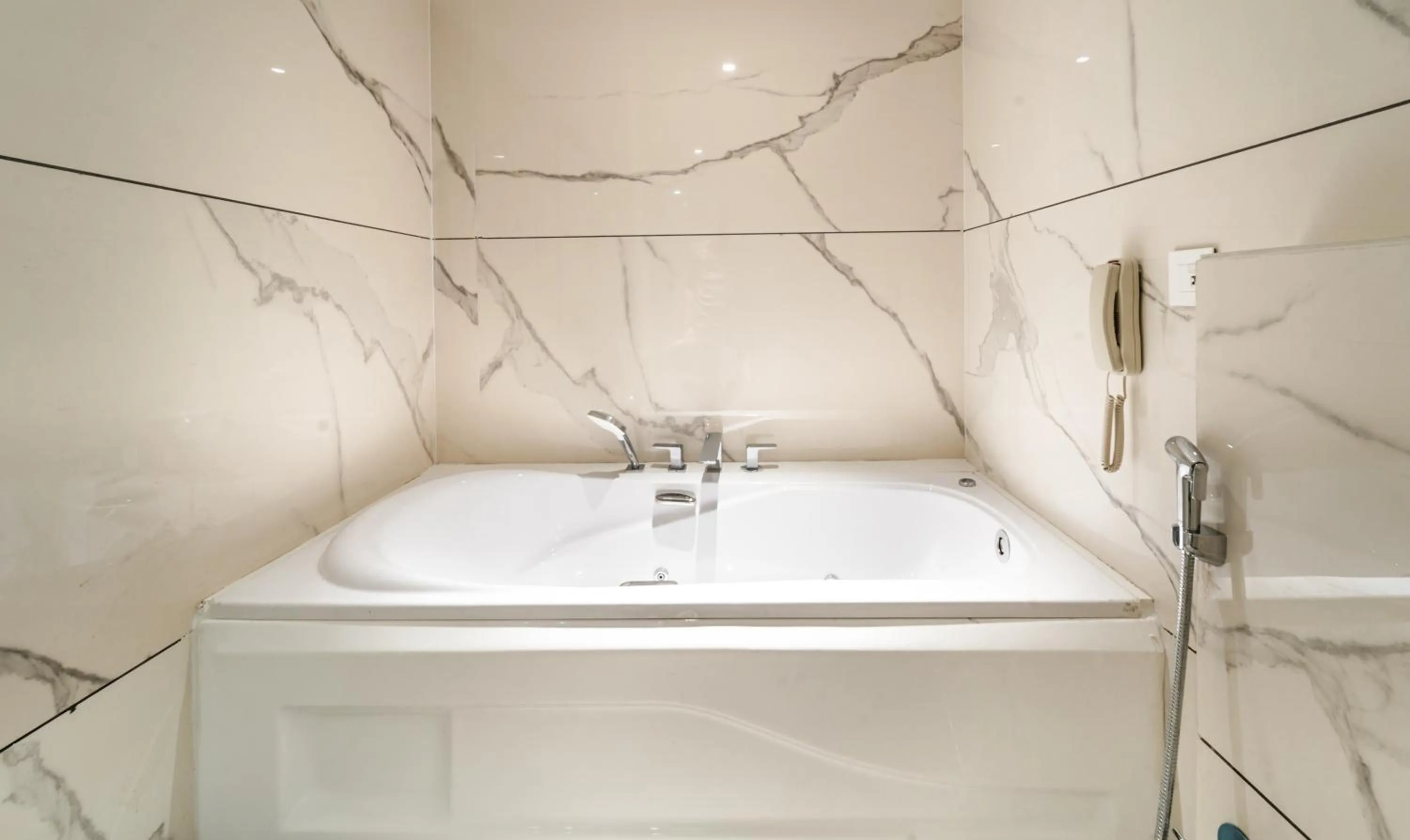 Bathroom in Effotel By Sayaji Bhopal