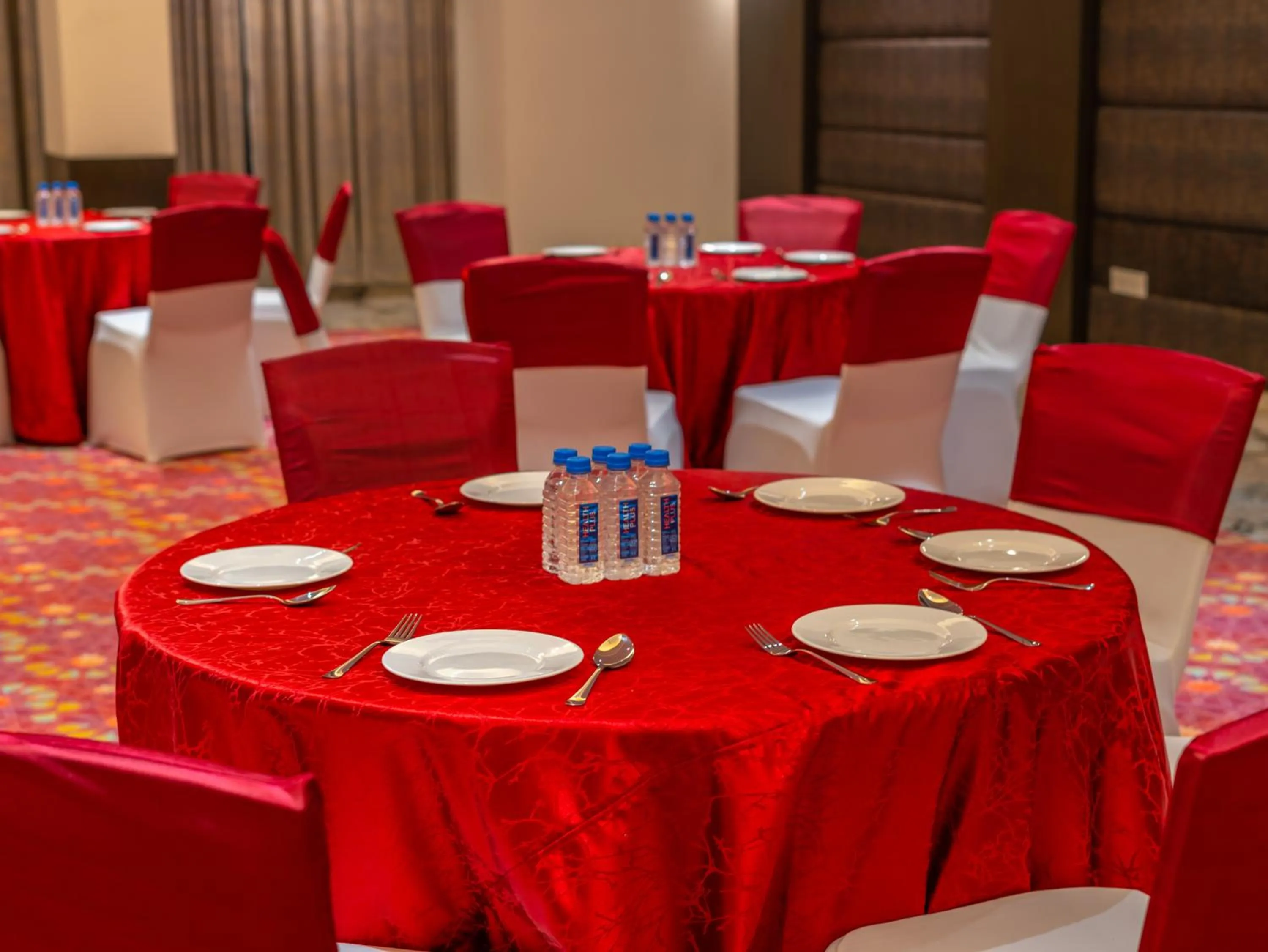 Restaurant/places to eat in Effotel By Sayaji Bhopal