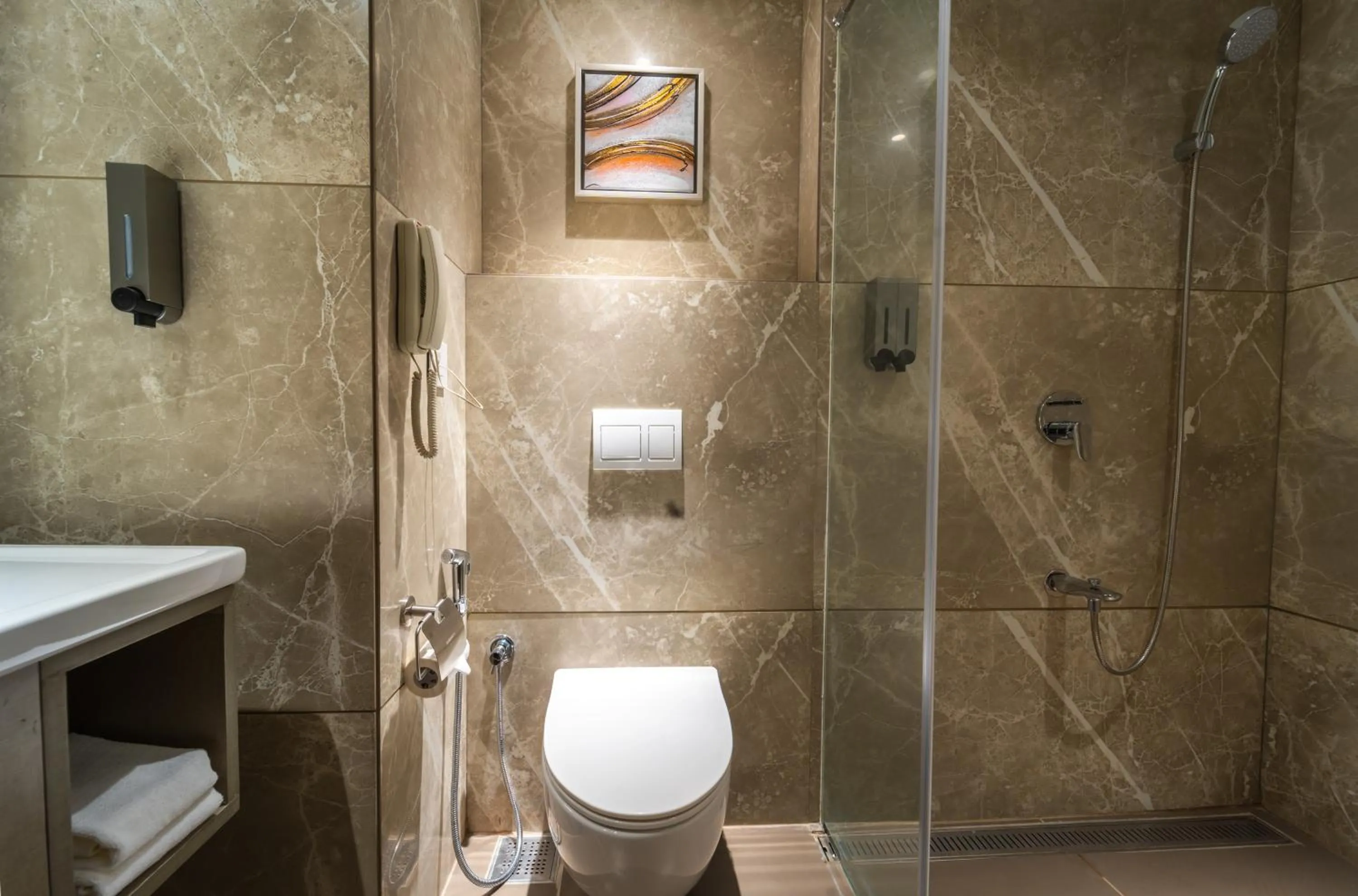 Toilet in Effotel By Sayaji Bhopal