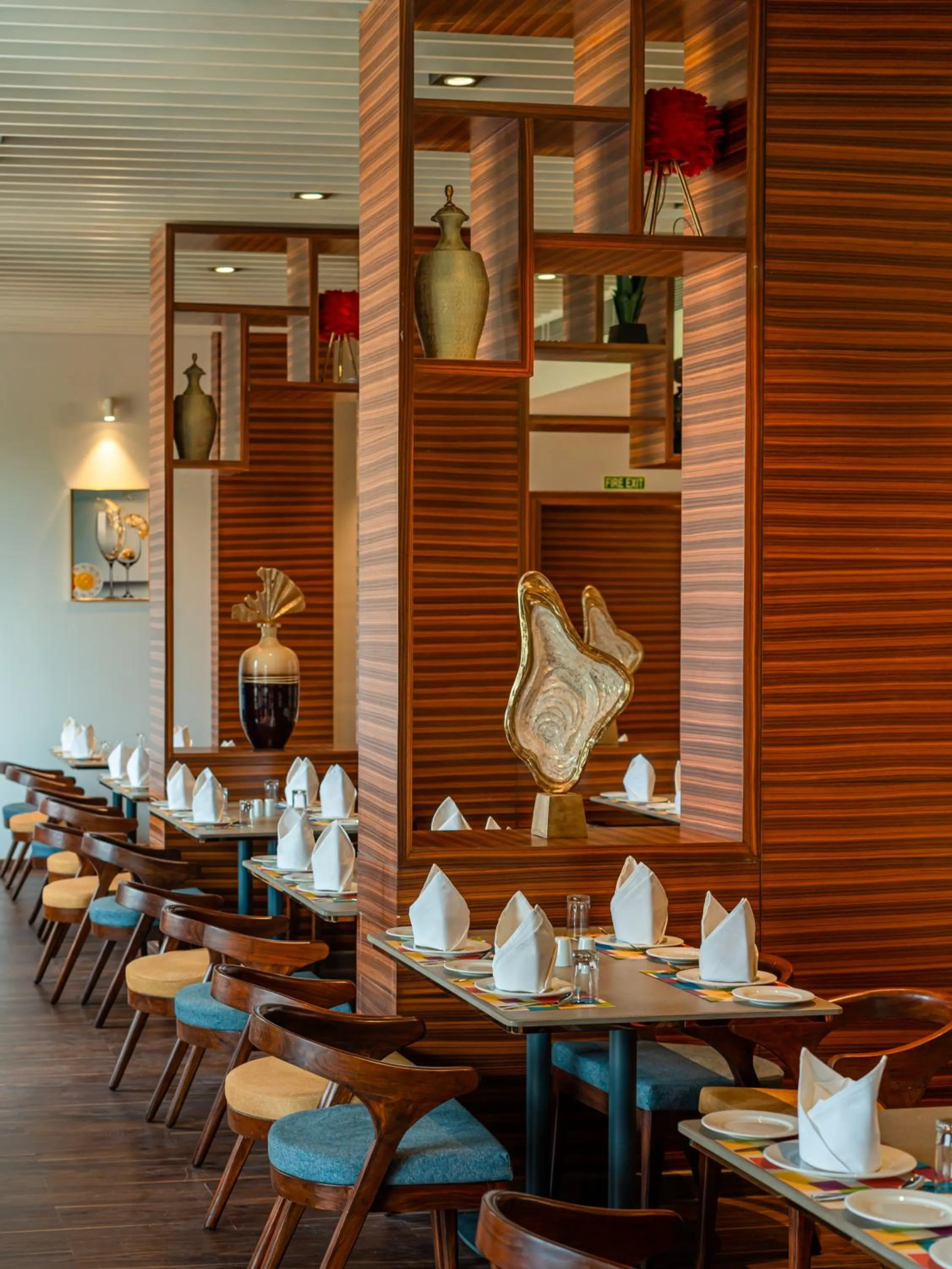 Restaurant/places to eat in Effotel By Sayaji Bhopal