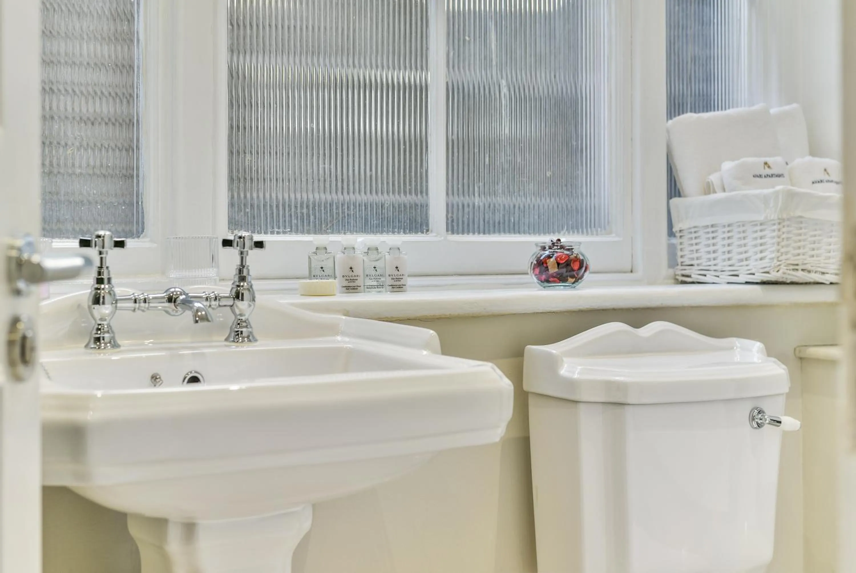 Toilet in Avari Apartments - Hatton Collection